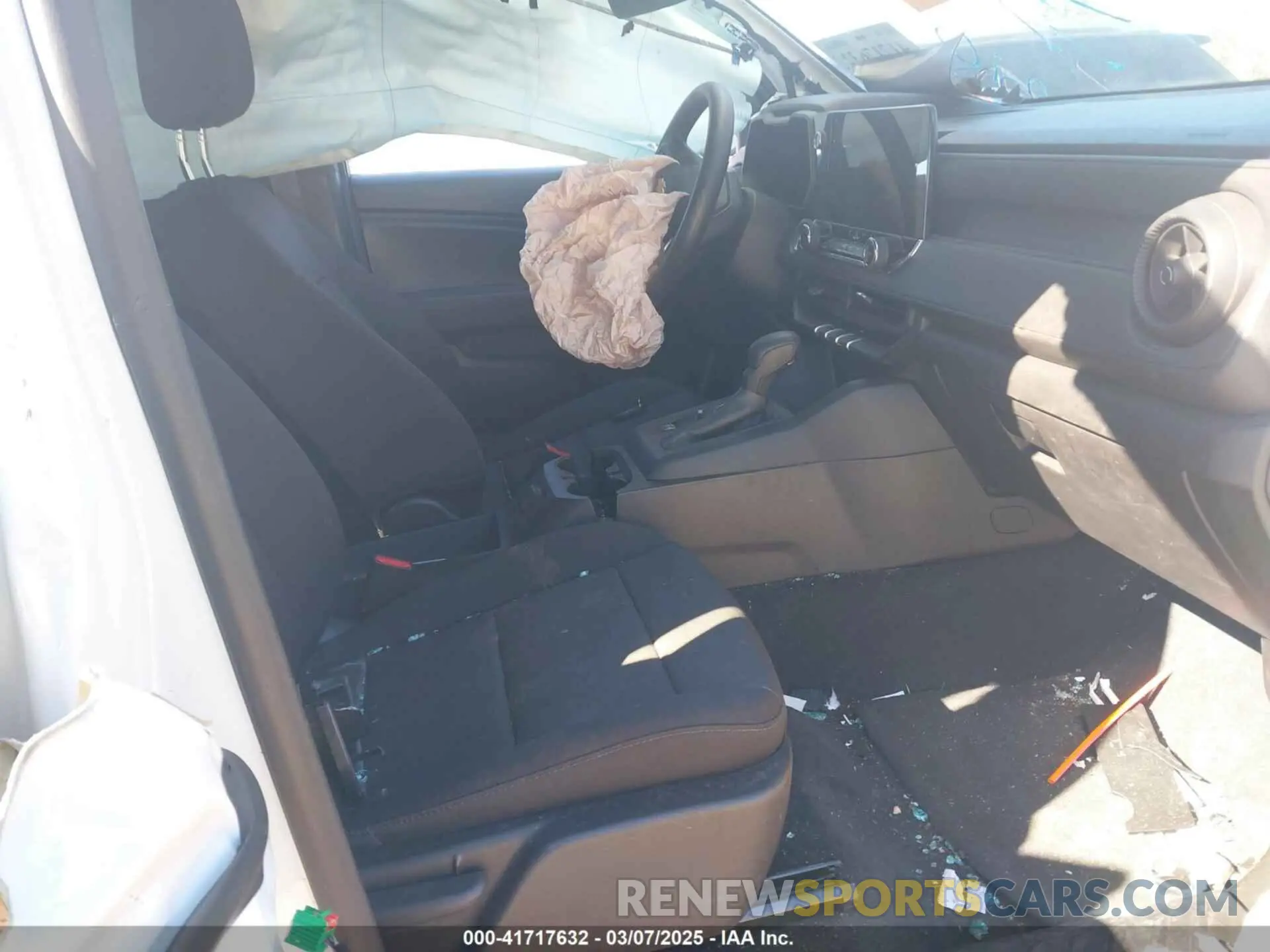 5 fotografías del automóvil dañado 1GCGTBEC1P1183966 CHEVROLET COLORADO 2023