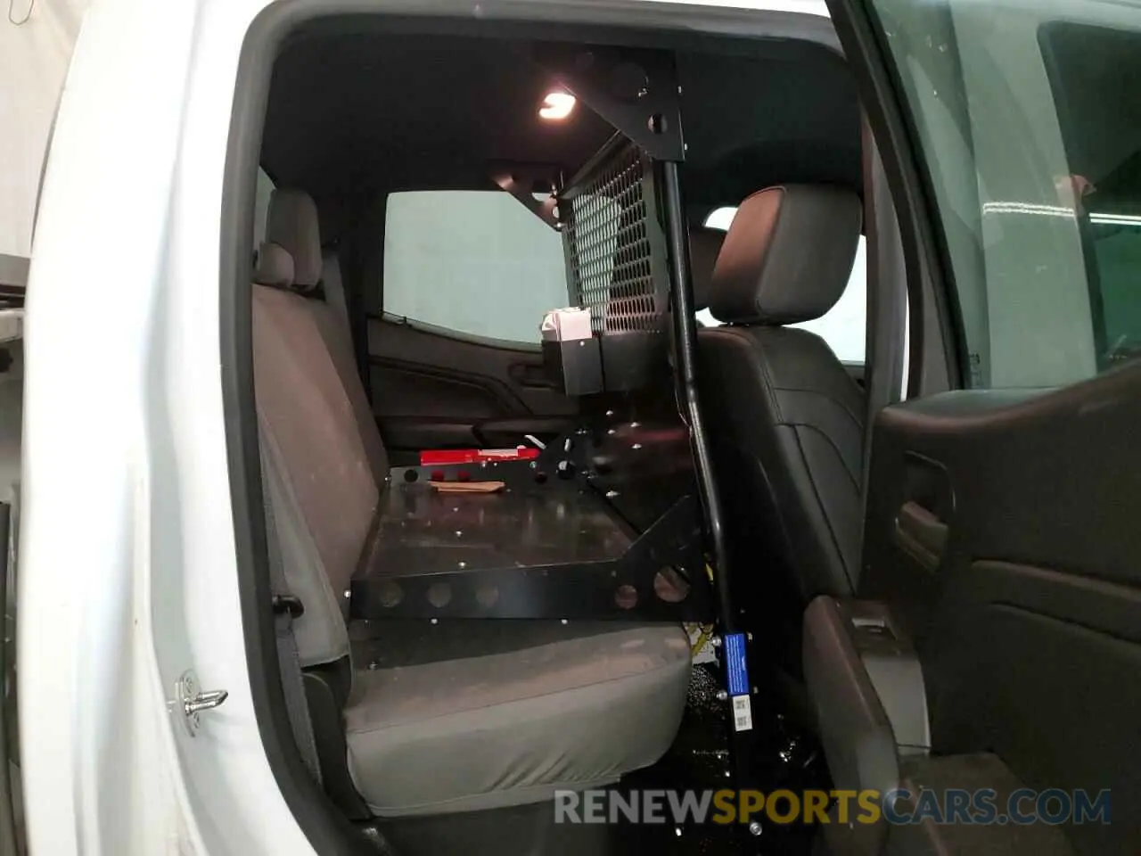 10 fotografías del automóvil dañado 1GCGTBEC2P1205358 CHEVROLET COLORADO 2023