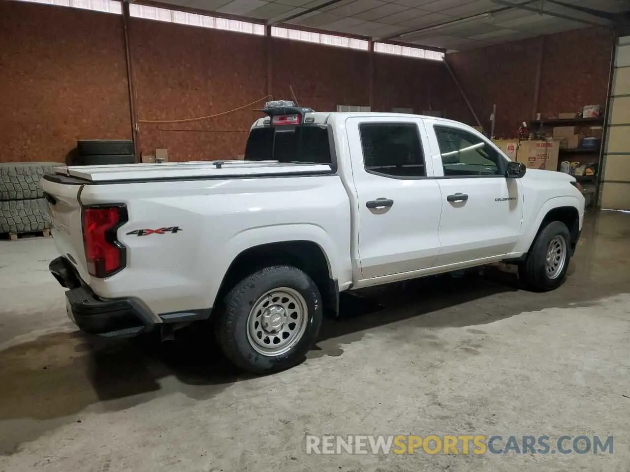 3 fotografías del automóvil dañado 1GCGTBEC2P1205358 CHEVROLET COLORADO 2023