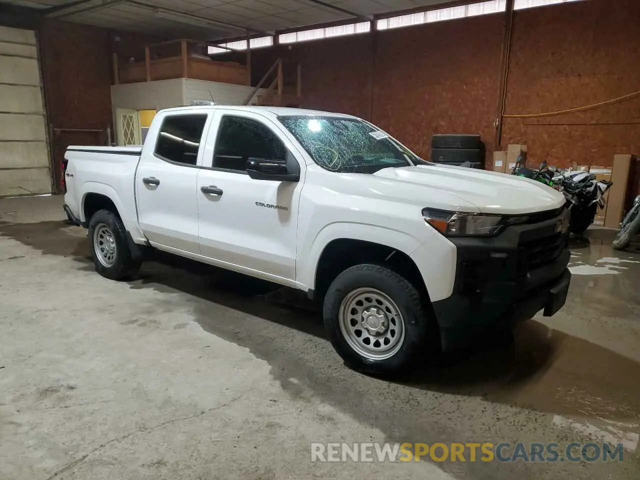 4 fotografías del automóvil dañado 1GCGTBEC2P1205358 CHEVROLET COLORADO 2023