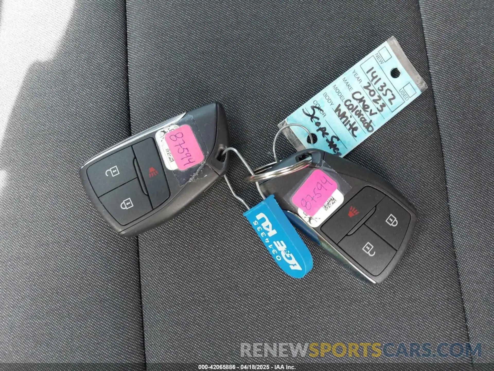 11 fotografías del automóvil dañado 1GCGTBECXP1187594 CHEVROLET COLORADO 2023