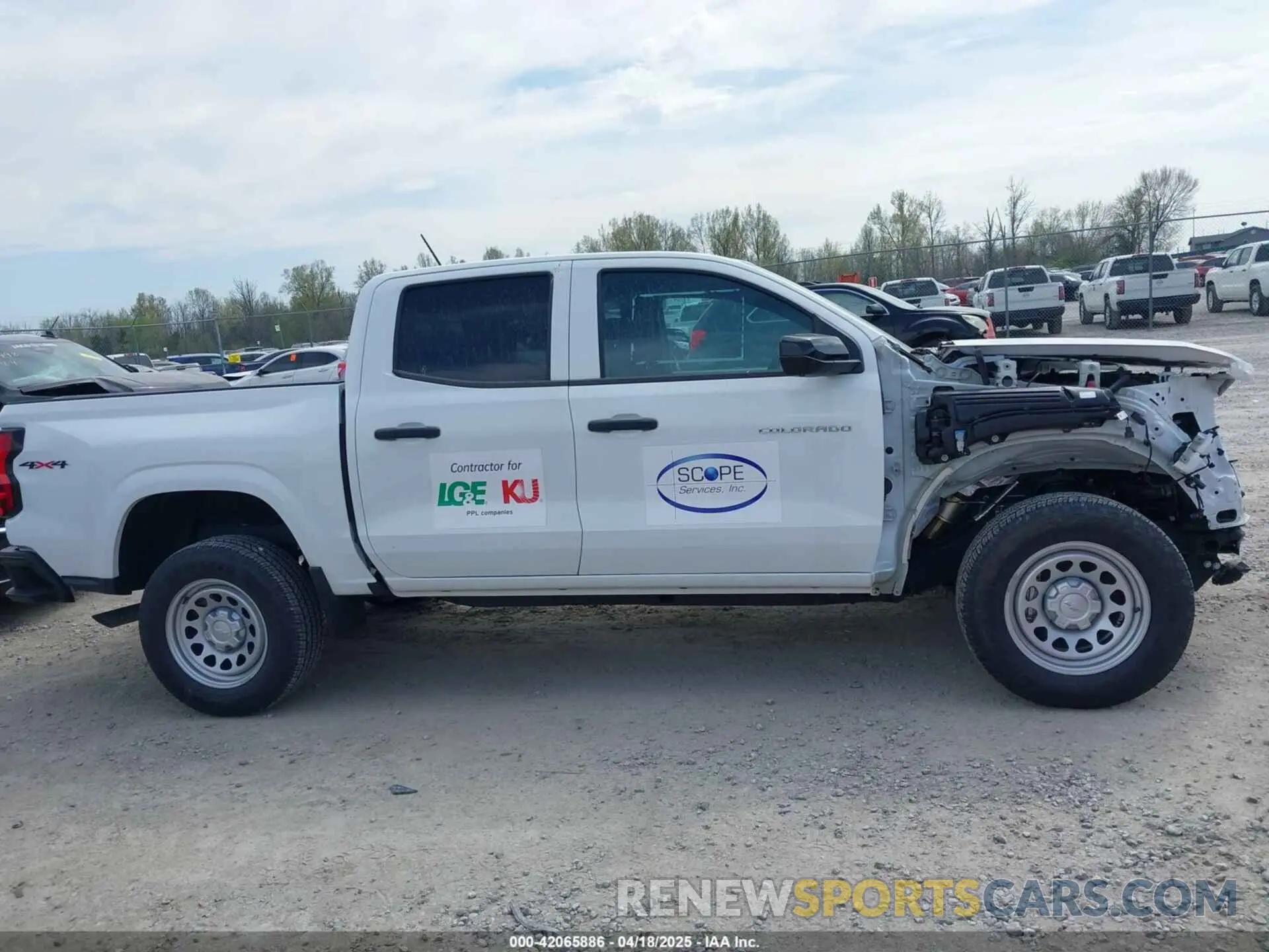 14 fotografías del automóvil dañado 1GCGTBECXP1187594 CHEVROLET COLORADO 2023