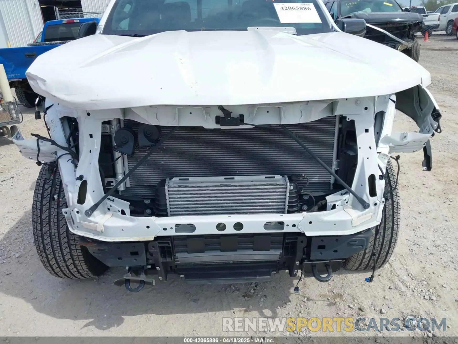 18 fotografías del automóvil dañado 1GCGTBECXP1187594 CHEVROLET COLORADO 2023