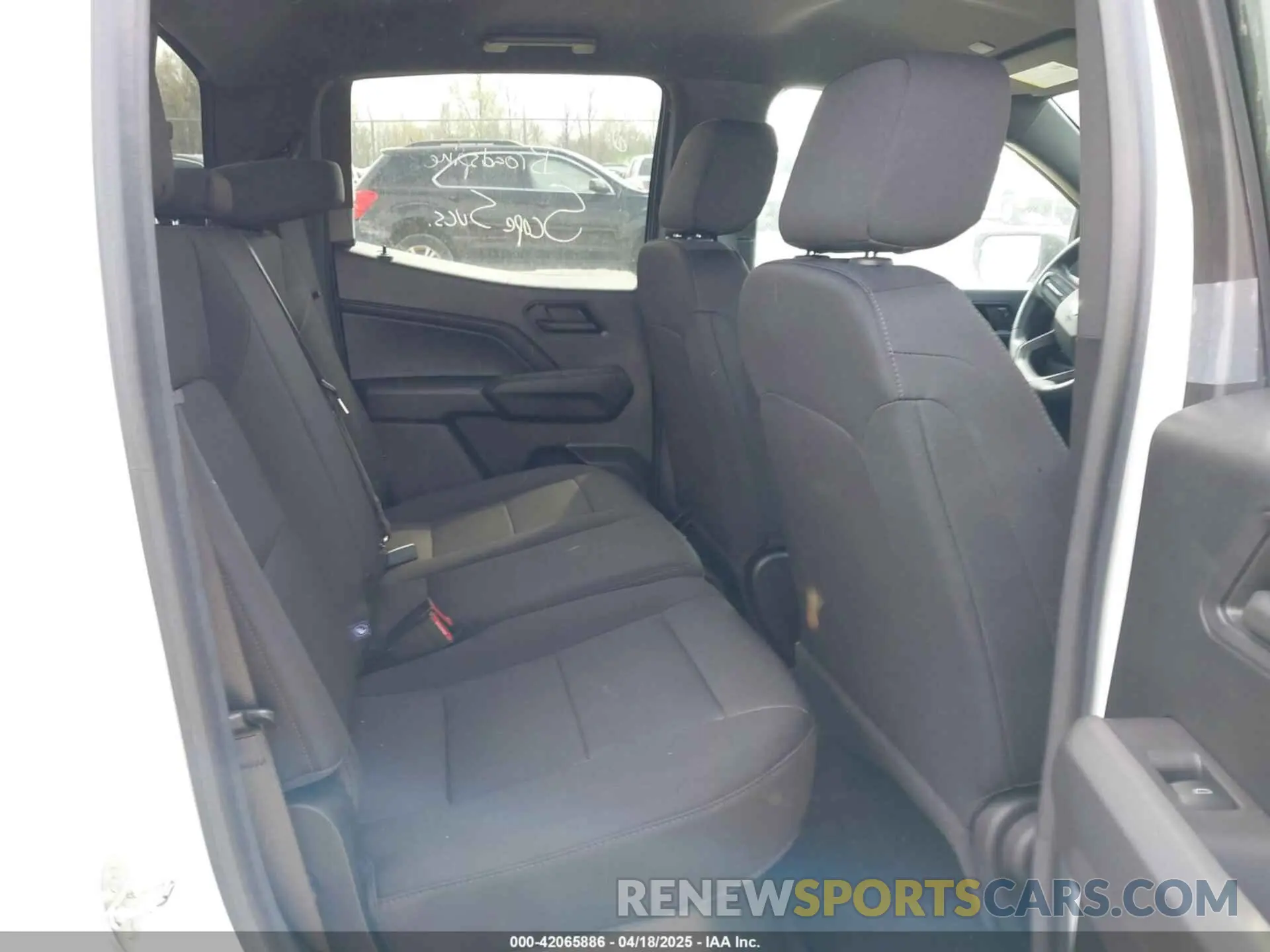 8 fotografías del automóvil dañado 1GCGTBECXP1187594 CHEVROLET COLORADO 2023