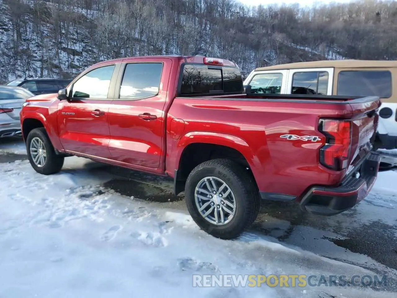 2 fotografías del automóvil dañado 1GCGTCEC8P1236801 CHEVROLET COLORADO 2023