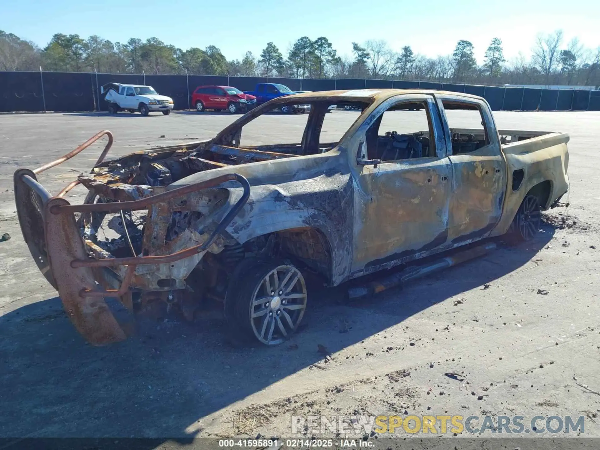 2 fotografías del automóvil dañado 1GCPTCEK0P1211530 CHEVROLET COLORADO 2023