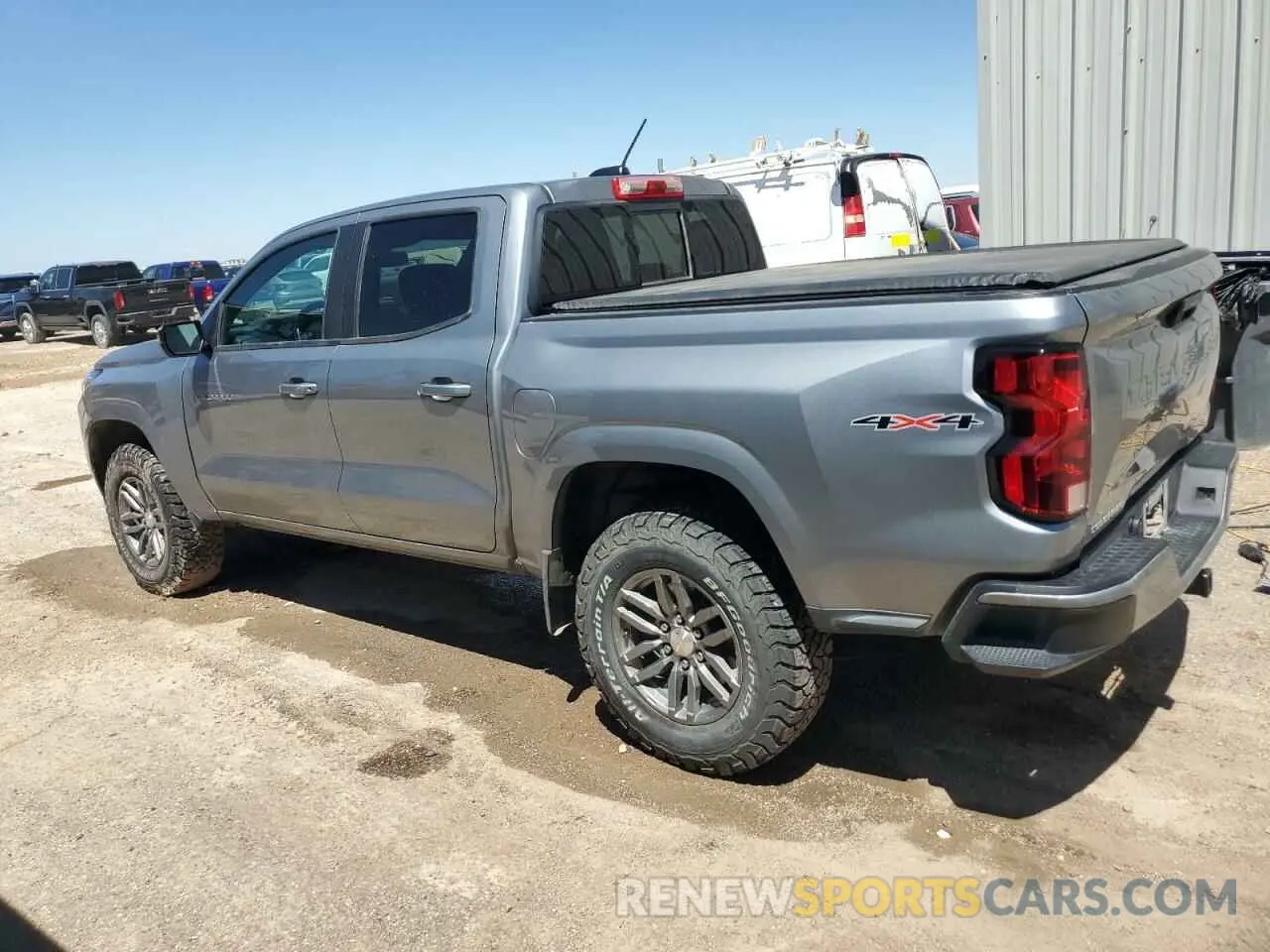 2 fotografías del automóvil dañado 1GCPTCEK8P1169656 CHEVROLET COLORADO 2023