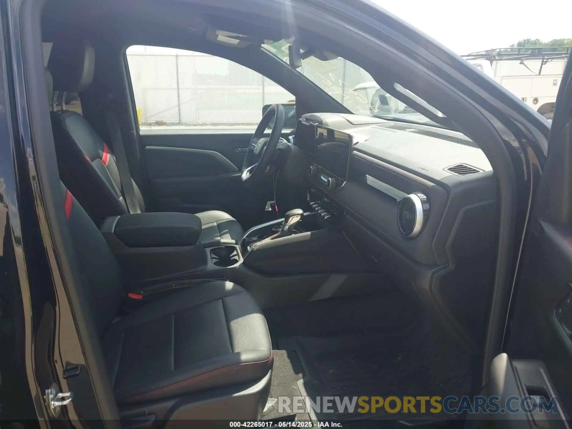 5 fotografías del automóvil dañado 1GCPTDEK1P1209999 CHEVROLET COLORADO 2023
