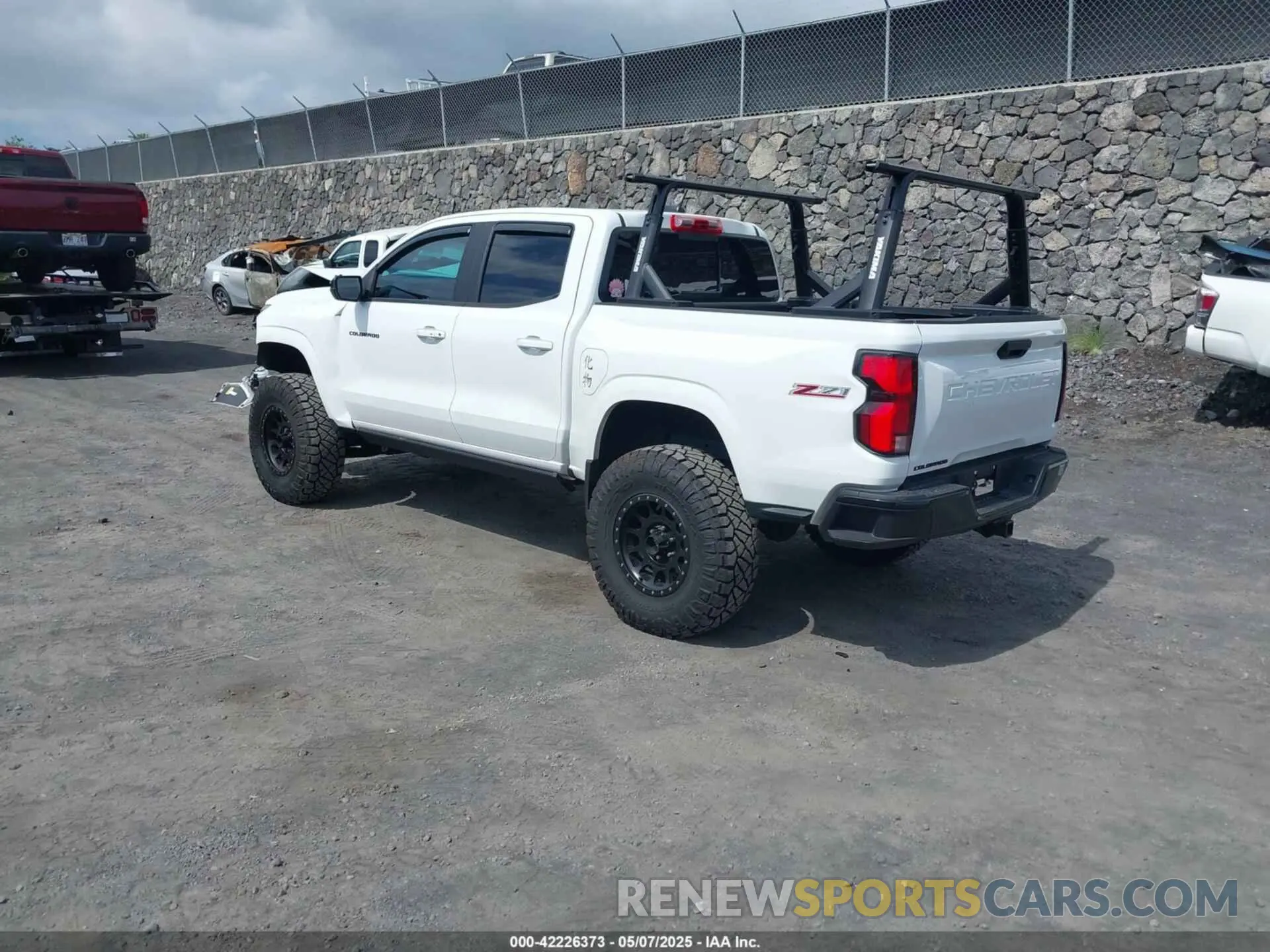 3 fotografías del automóvil dañado 1GCPTDEK9P1219177 CHEVROLET COLORADO 2023