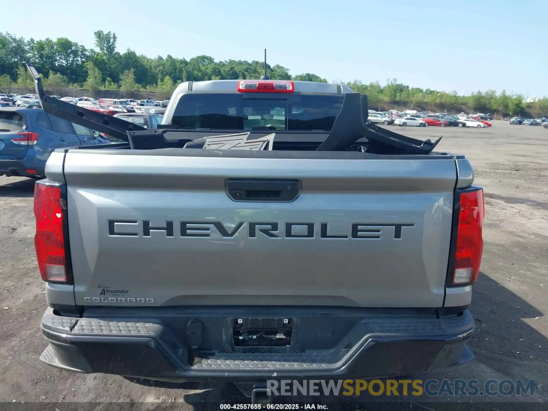 16 fotografías del automóvil dañado 1GCPTEEK1P1174306 CHEVROLET COLORADO 2023
