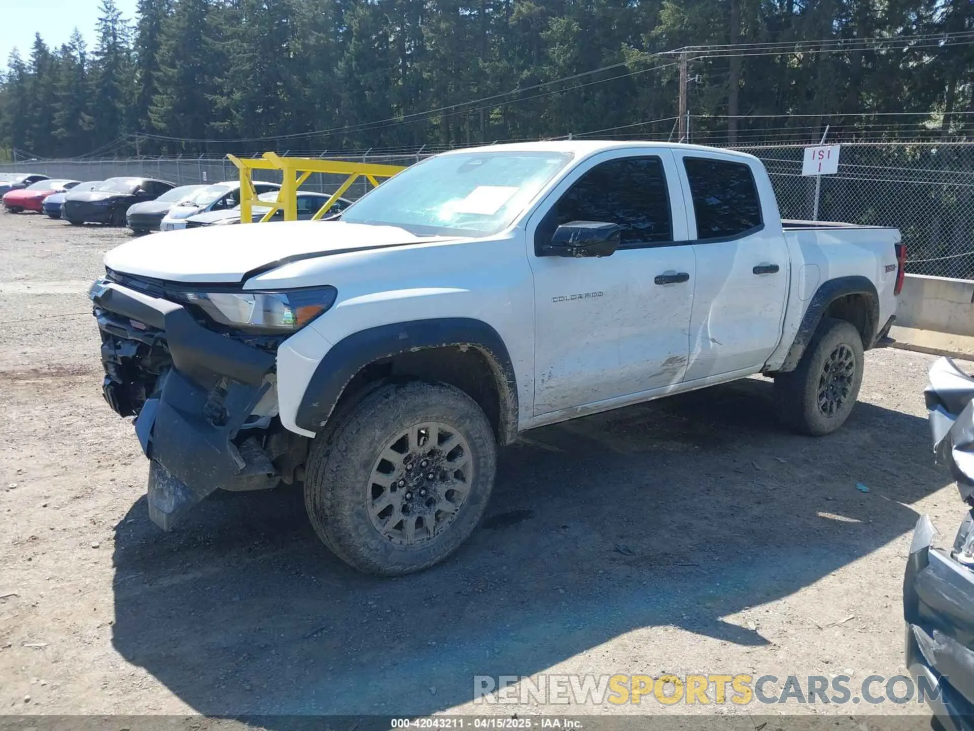 2 fotografías del automóvil dañado 1GCPTEEK2P1203392 CHEVROLET COLORADO 2023