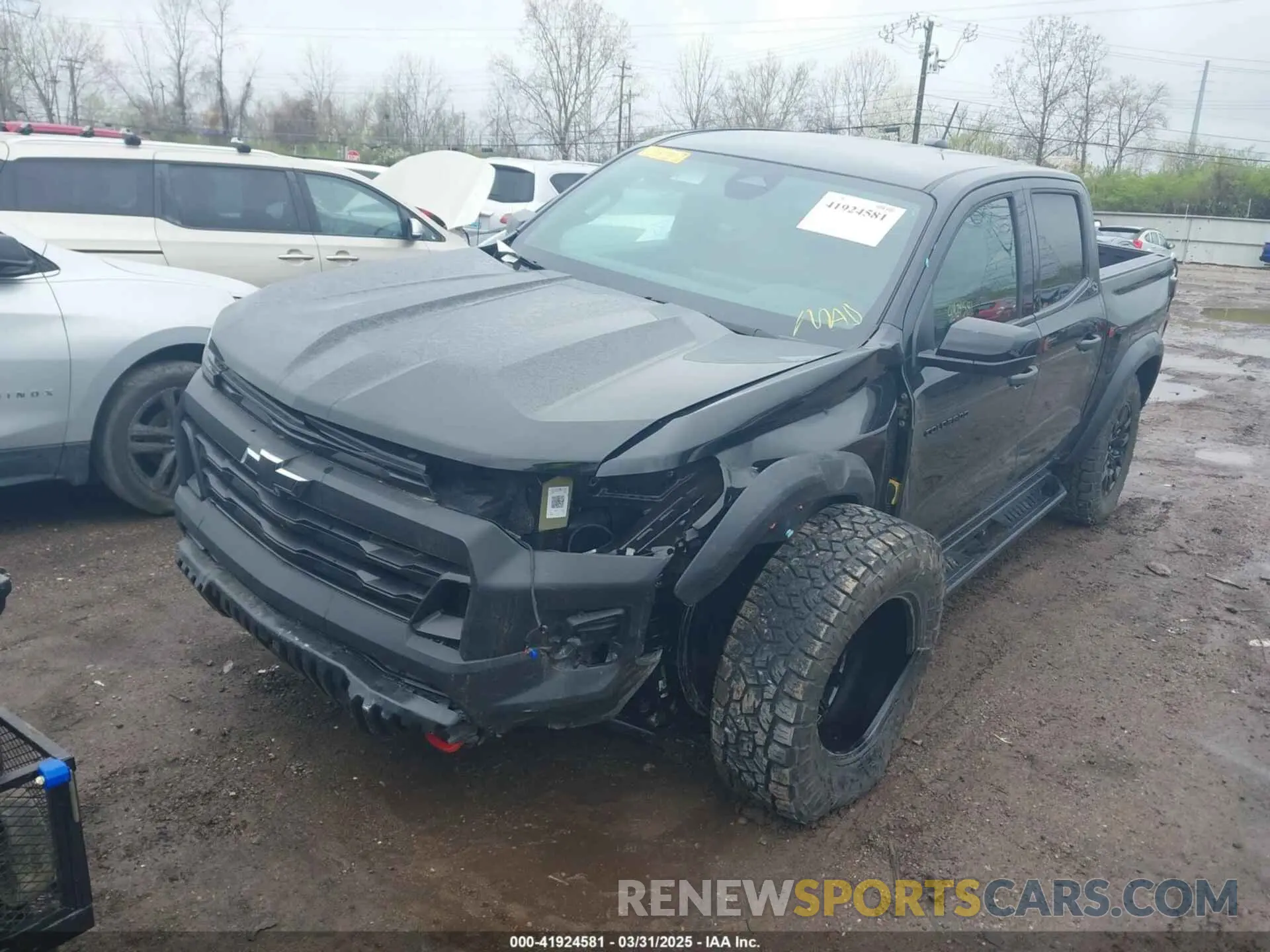 2 fotografías del automóvil dañado 1GCPTEEK9P1196702 CHEVROLET COLORADO 2023