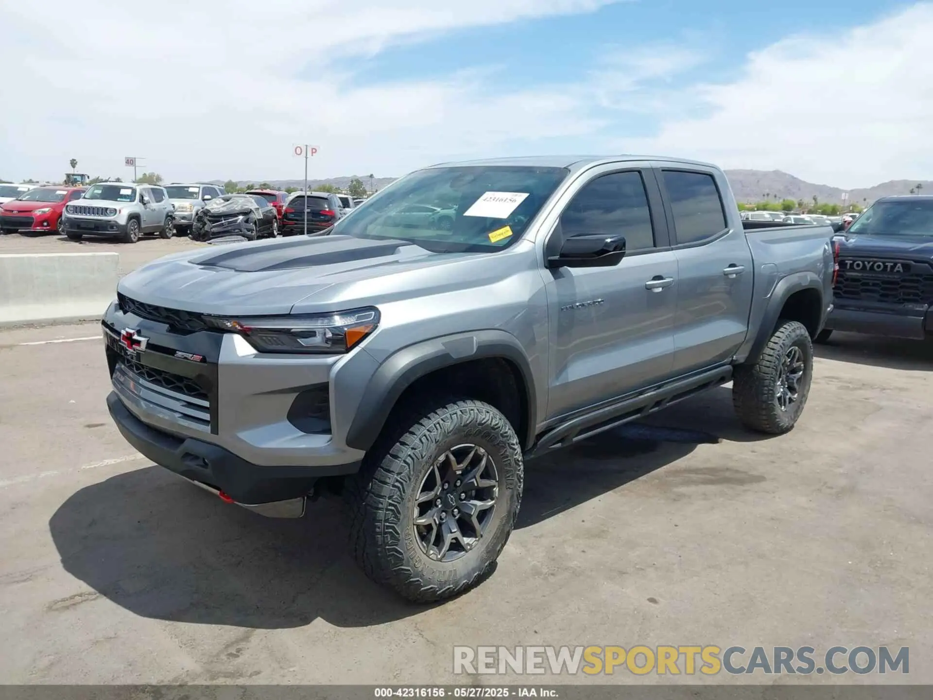 2 fotografías del automóvil dañado 1GCPTFEK3P1225990 CHEVROLET COLORADO 2023