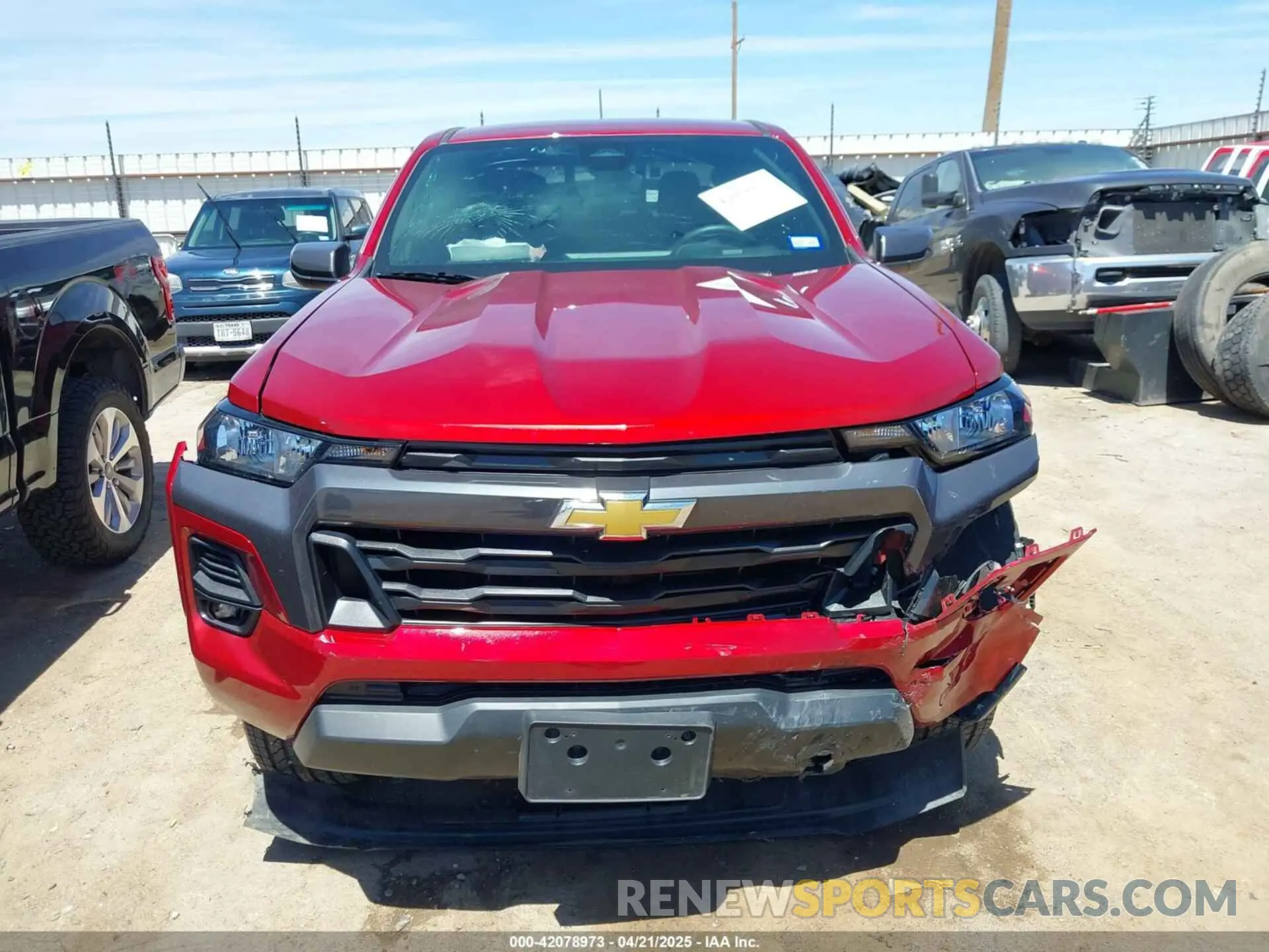 12 fotografías del automóvil dañado 1GCPSCEK1R1130753 CHEVROLET COLORADO 2024
