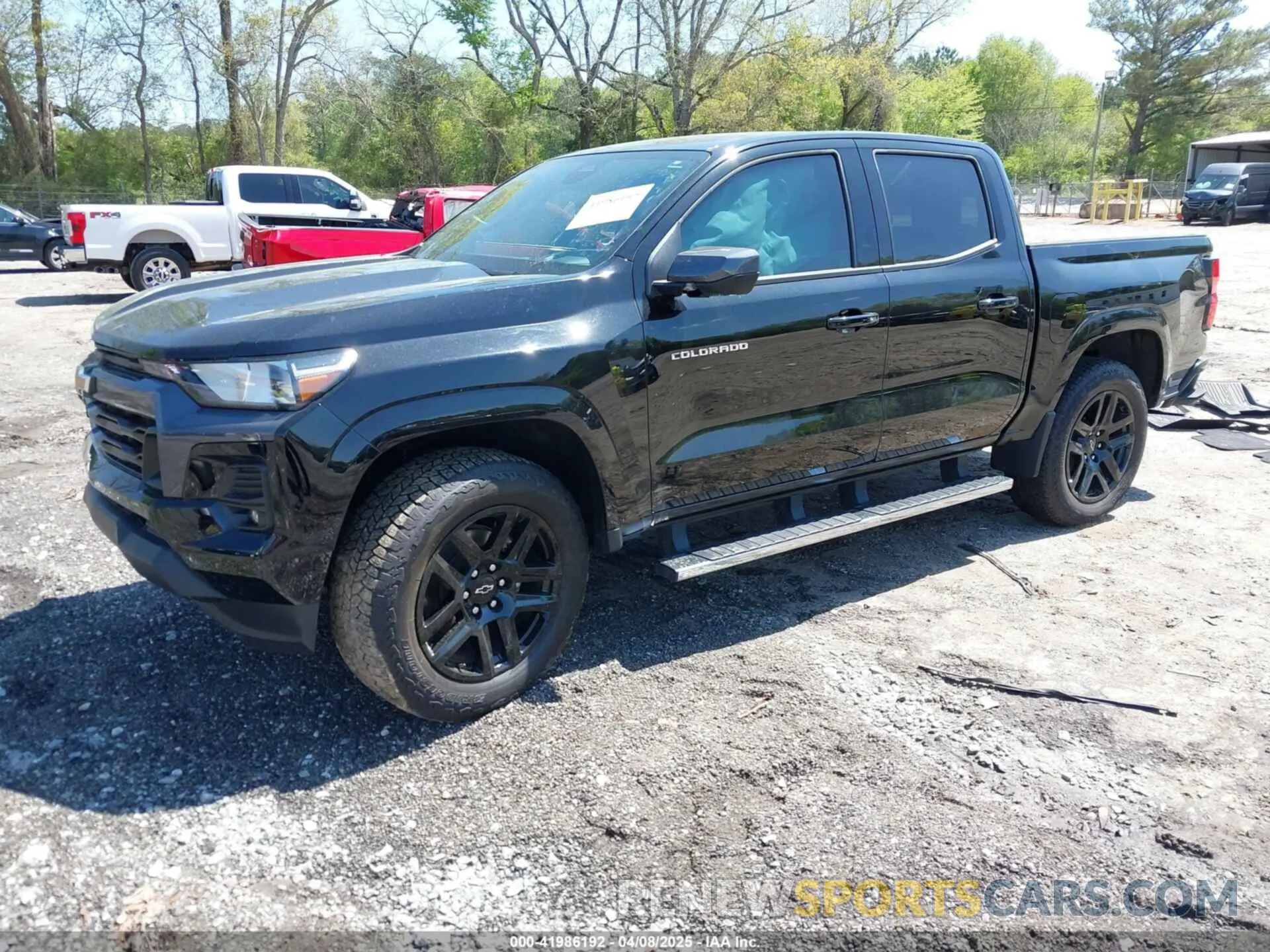 2 fotografías del automóvil dañado 1GCPSCEK6R1146916 CHEVROLET COLORADO 2024