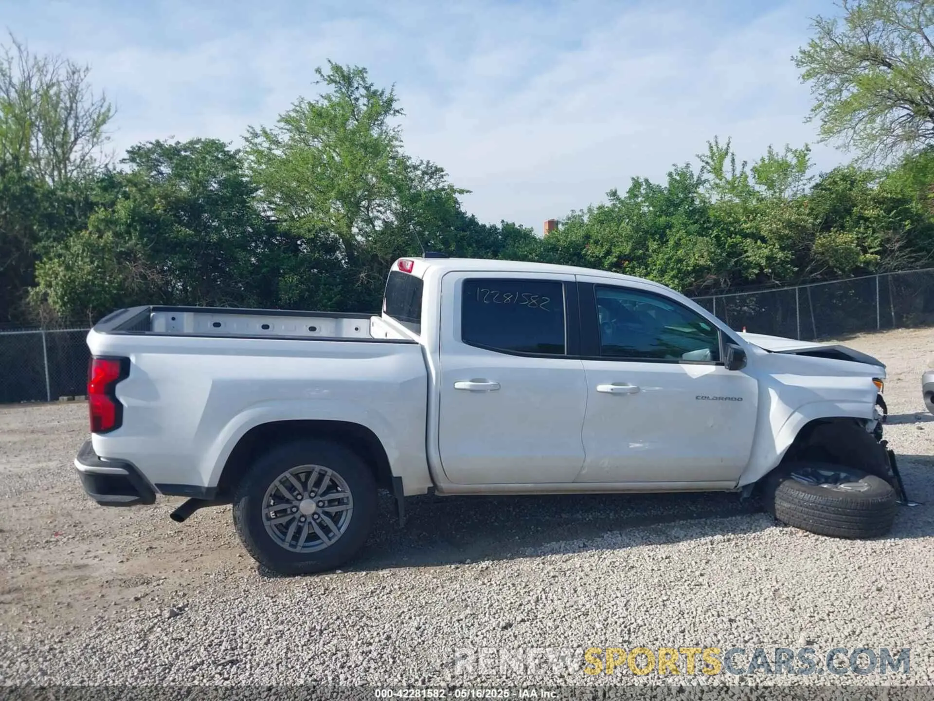 13 fotografías del automóvil dañado 1GCPSCEK6R1198160 CHEVROLET COLORADO 2024