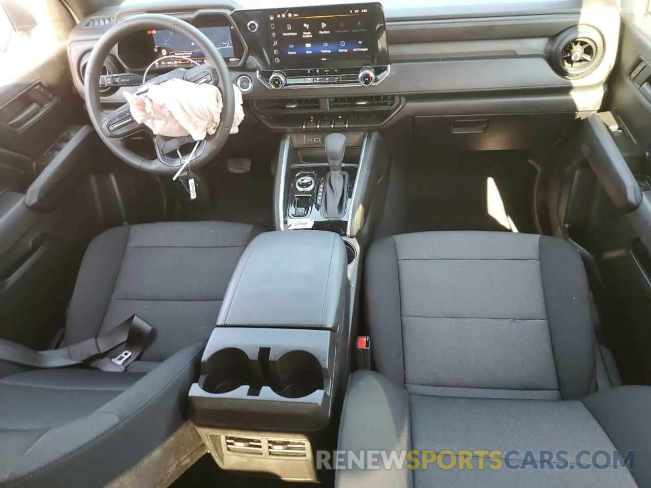 8 fotografías del automóvil dañado 1GCPTBEK2R1274089 CHEVROLET COLORADO 2024