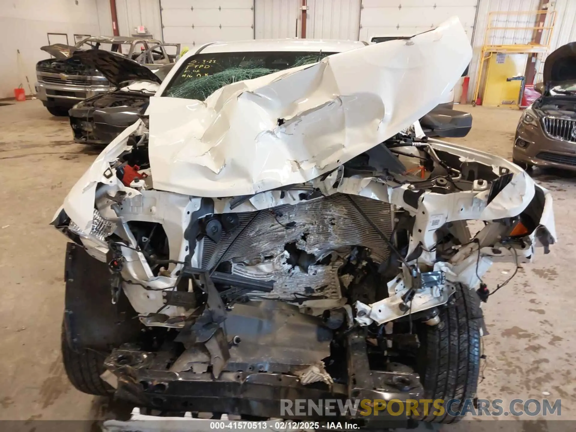 12 fotografías del automóvil dañado 1GCPTCEK1R1131804 CHEVROLET COLORADO 2024