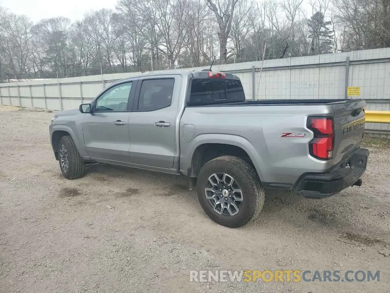 2 fotografías del automóvil dañado 1GCPTDEK0R1168171 CHEVROLET COLORADO 2024
