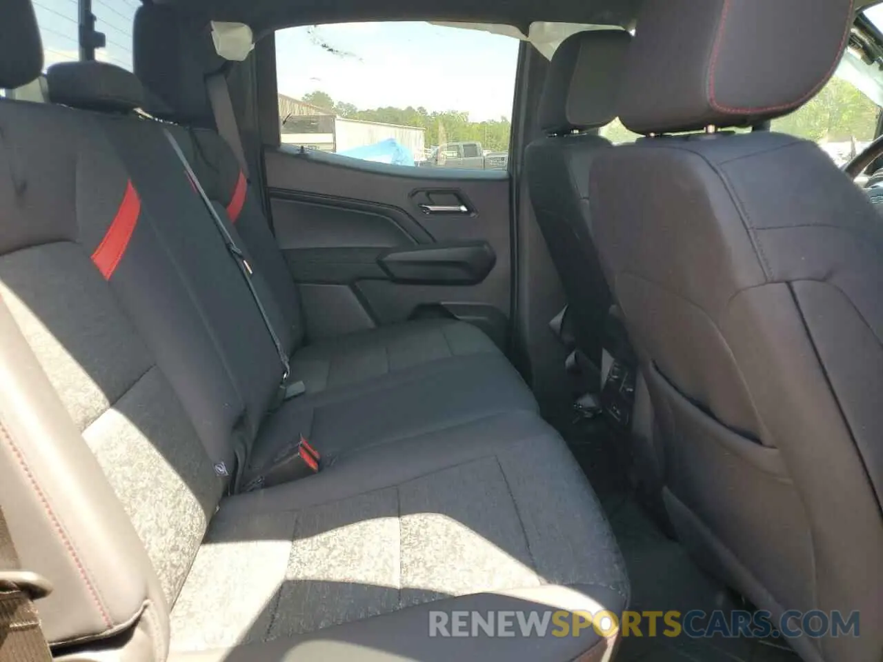 11 fotografías del automóvil dañado 1GCPTDEK1R1244321 CHEVROLET COLORADO 2024