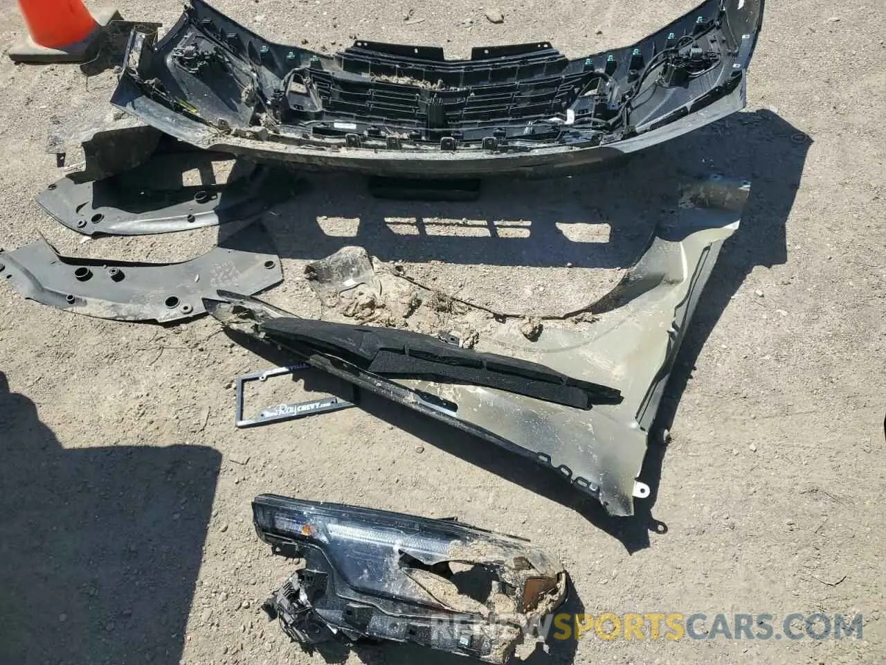 14 fotografías del automóvil dañado 1GCPTDEK1R1244321 CHEVROLET COLORADO 2024