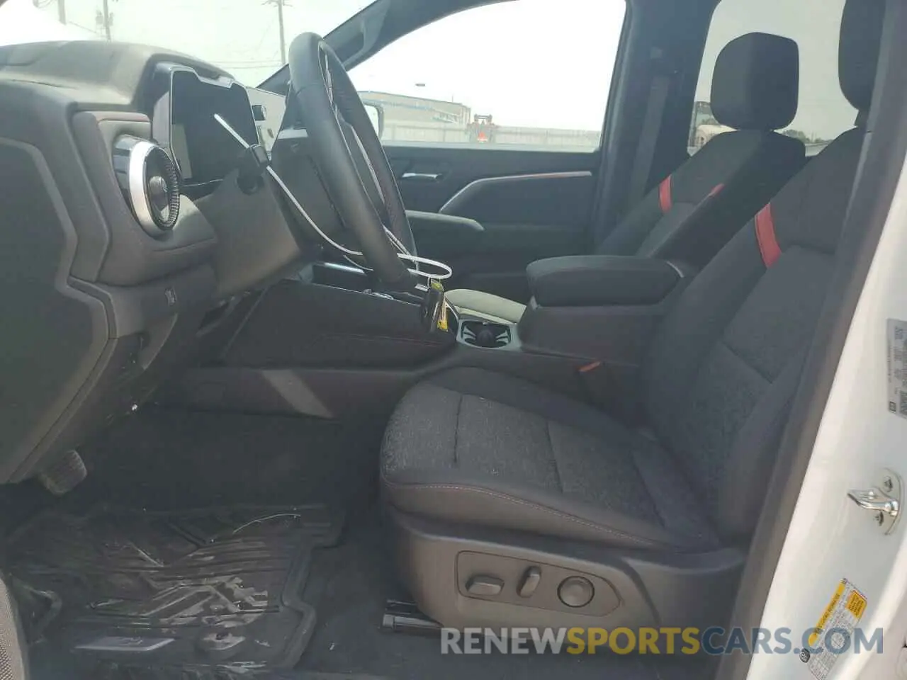 7 fotografías del automóvil dañado 1GCPTDEK1R1252614 CHEVROLET COLORADO 2024