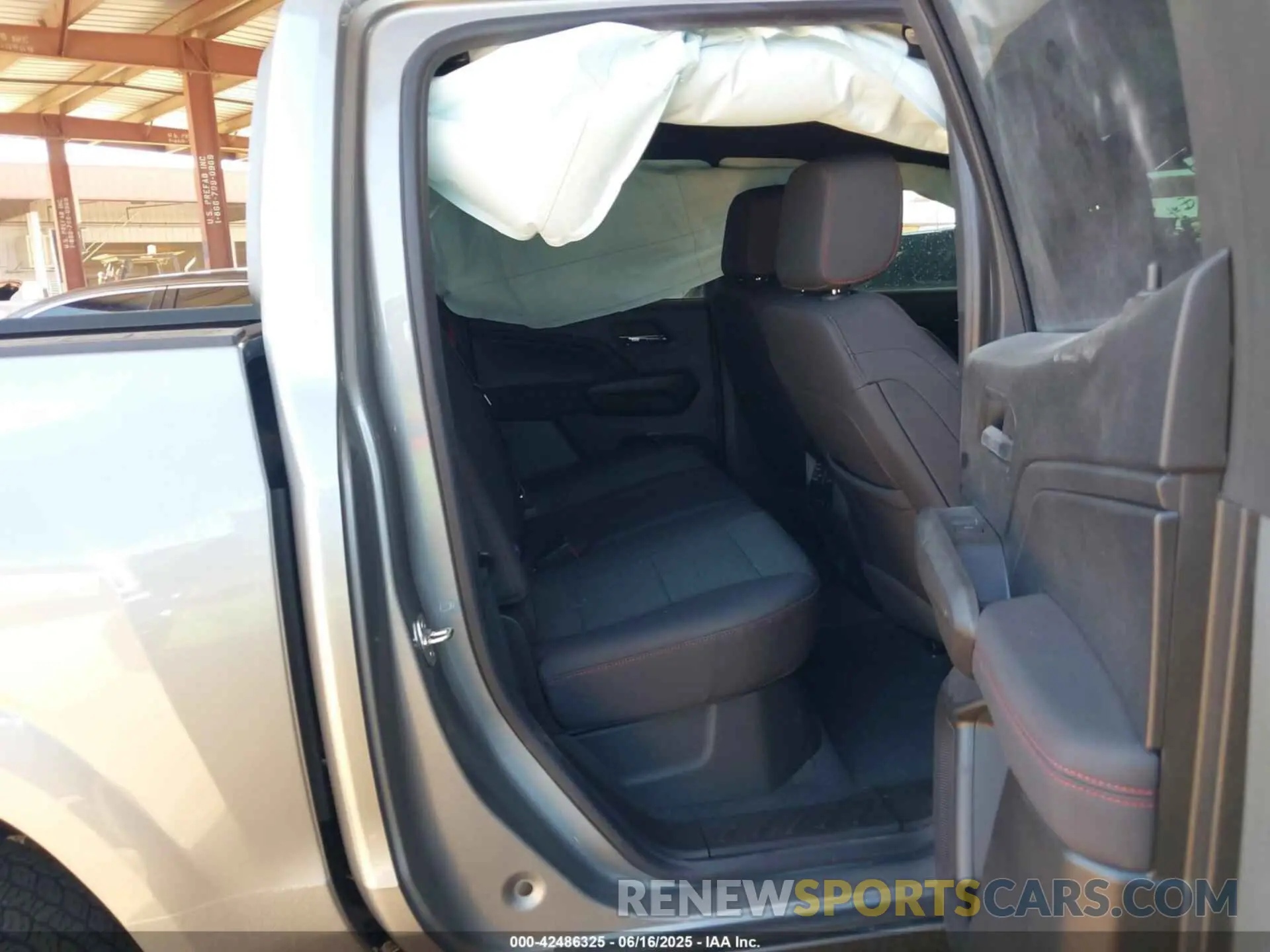 8 fotografías del automóvil dañado 1GCPTDEK2R1321052 CHEVROLET COLORADO 2024