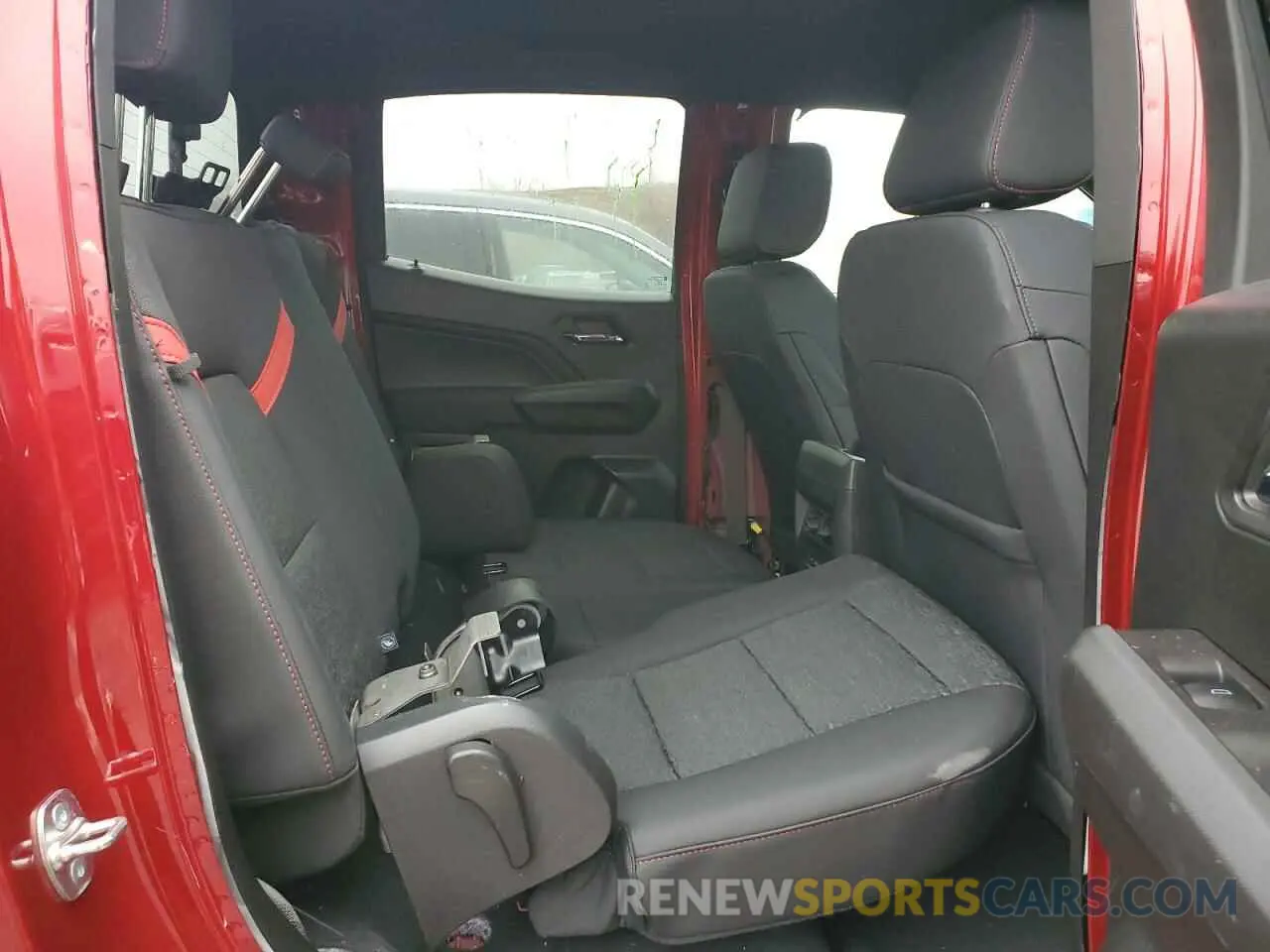 10 fotografías del automóvil dañado 1GCPTDEK3R1110815 CHEVROLET COLORADO 2024