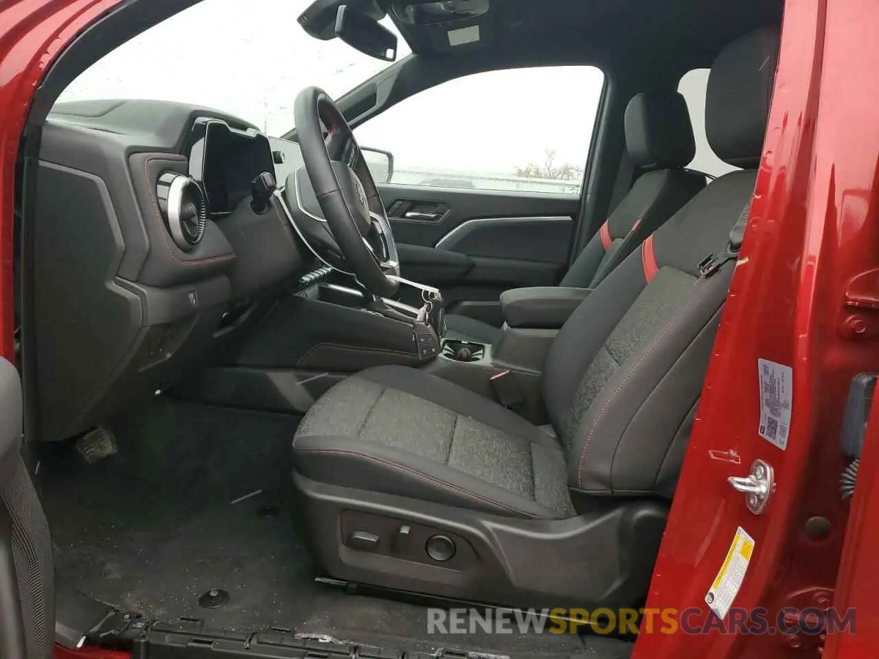 7 fotografías del automóvil dañado 1GCPTDEK3R1110815 CHEVROLET COLORADO 2024
