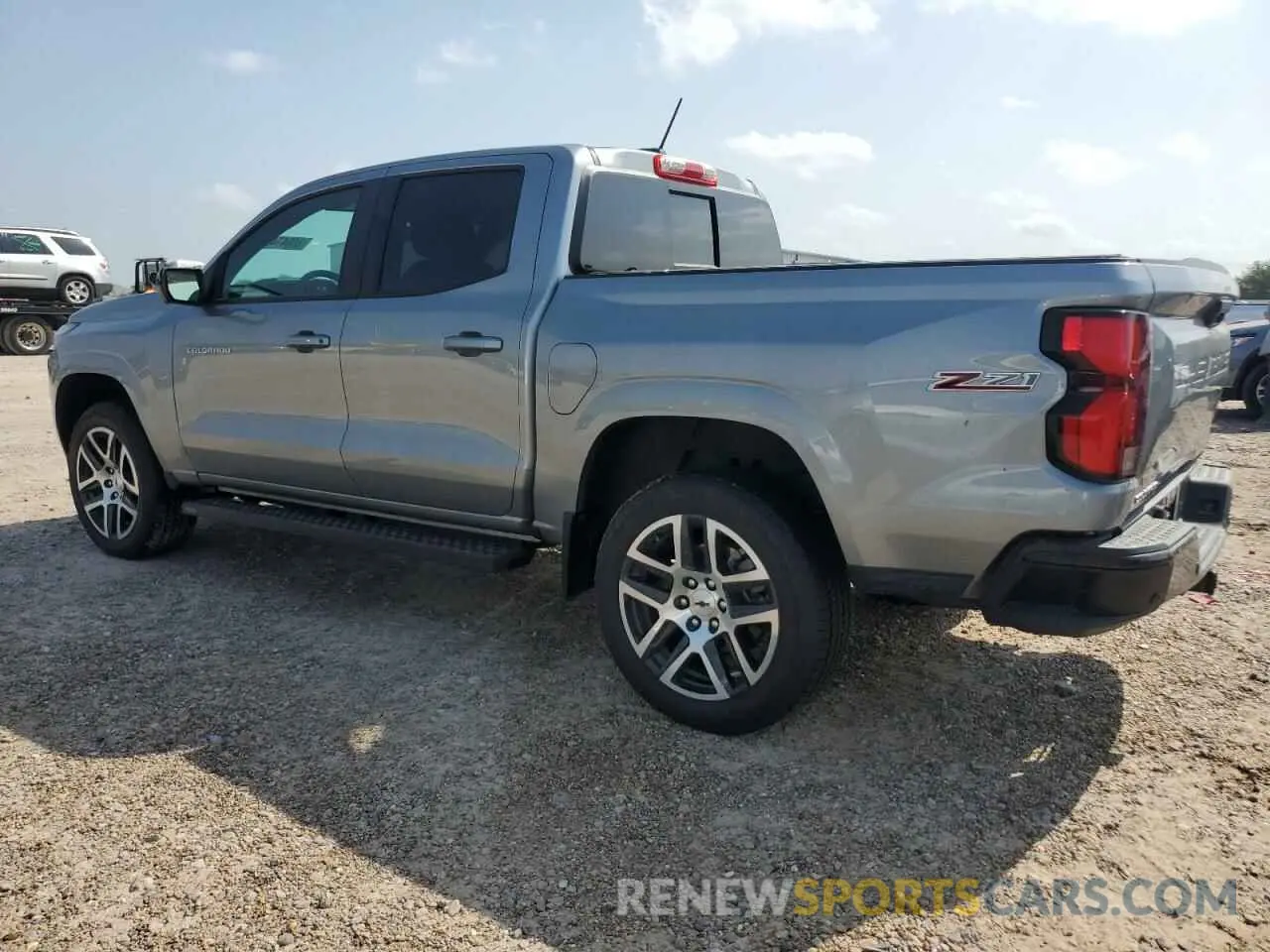 2 fotografías del automóvil dañado 1GCPTDEK3R1212177 CHEVROLET COLORADO 2024