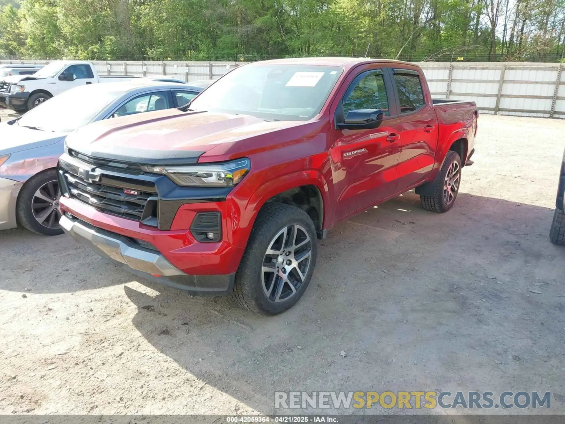 2 fotografías del automóvil dañado 1GCPTDEK8R1119445 CHEVROLET COLORADO 2024