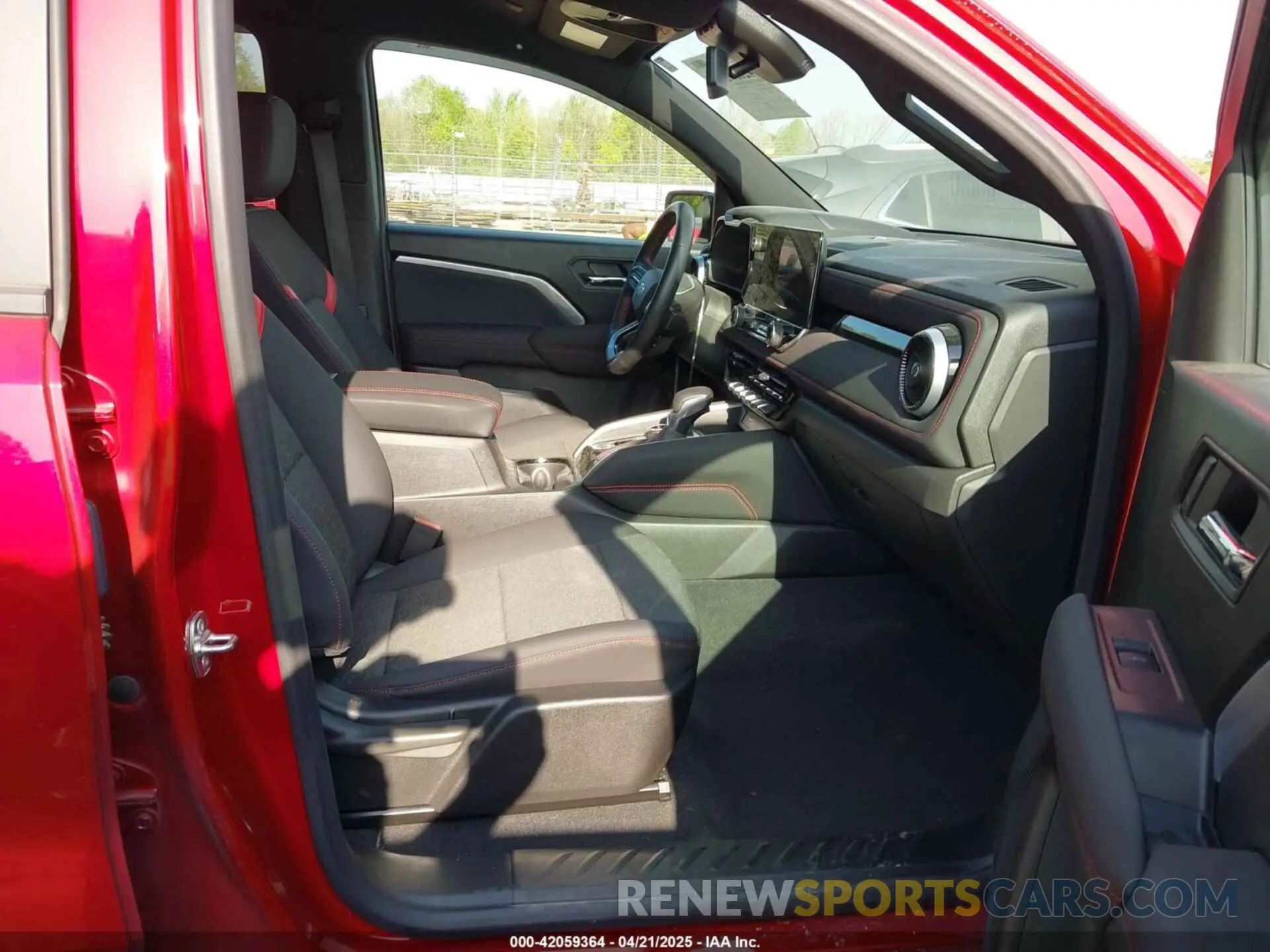 5 fotografías del automóvil dañado 1GCPTDEK8R1119445 CHEVROLET COLORADO 2024