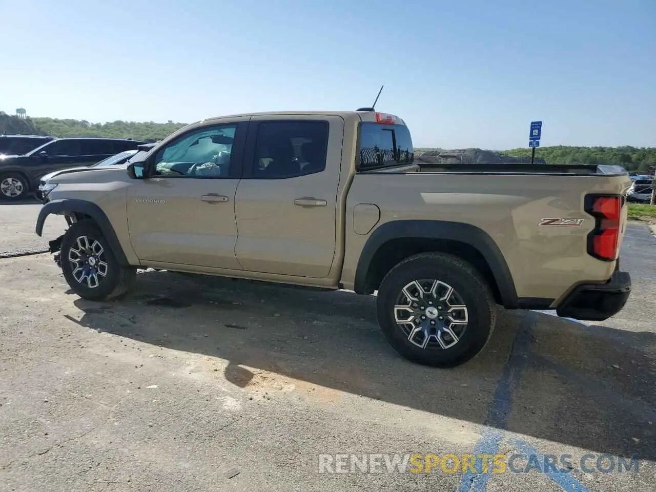 2 fotografías del automóvil dañado 1GCPTDEK9R1117302 CHEVROLET COLORADO 2024