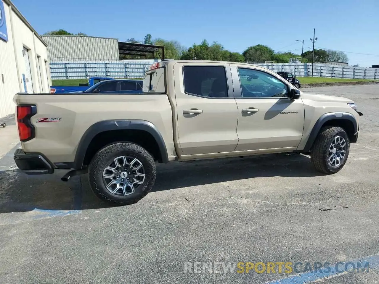 3 fotografías del automóvil dañado 1GCPTDEK9R1117302 CHEVROLET COLORADO 2024