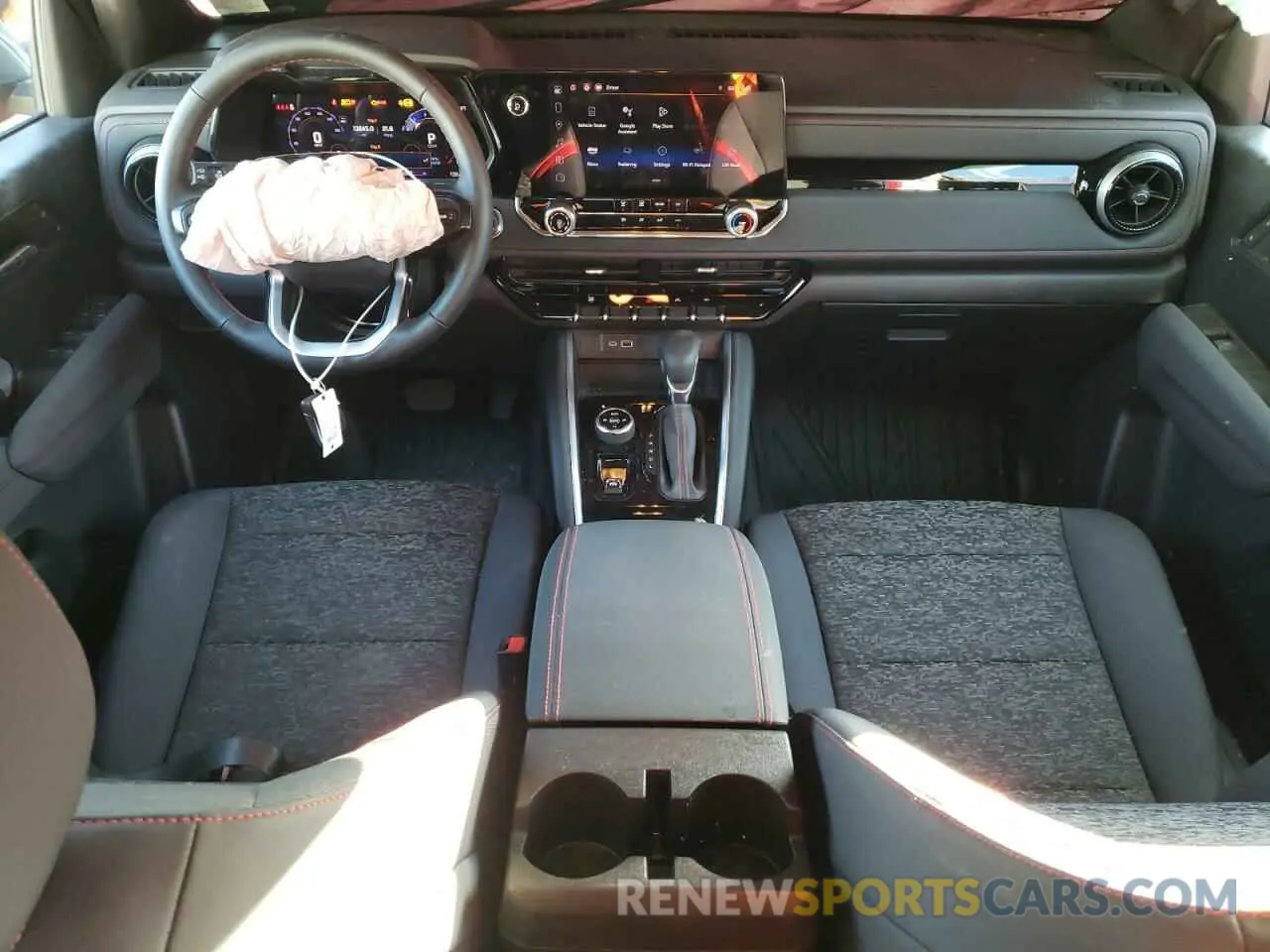 8 fotografías del automóvil dañado 1GCPTDEK9R1128882 CHEVROLET COLORADO 2024