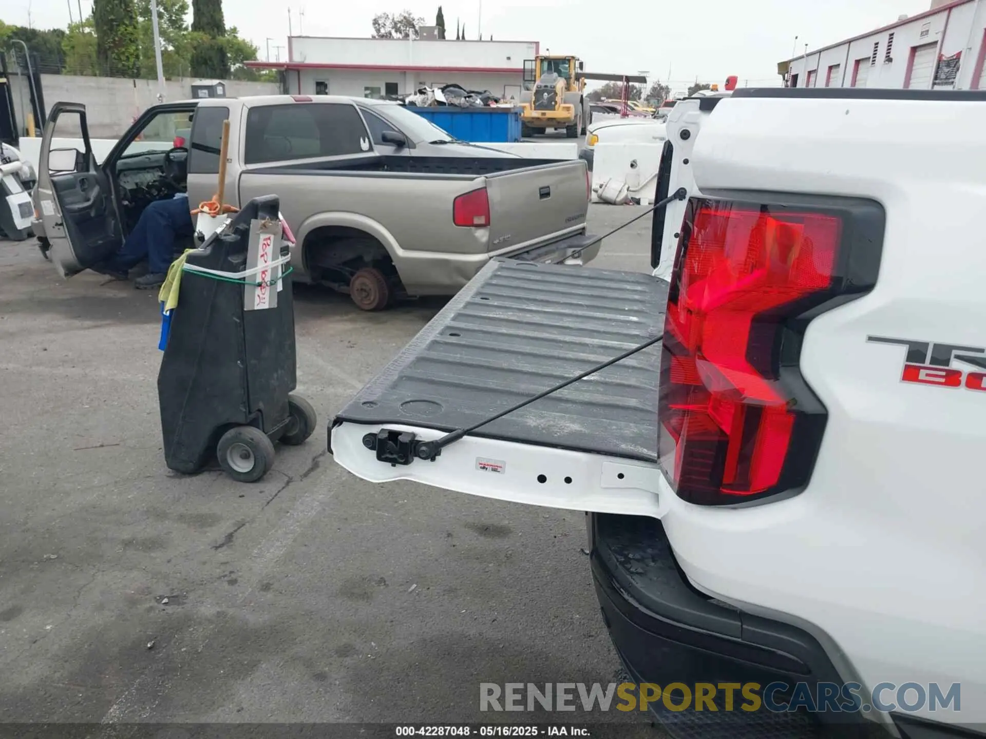 16 fotografías del automóvil dañado 1GCPTEEK1R1156164 CHEVROLET COLORADO 2024