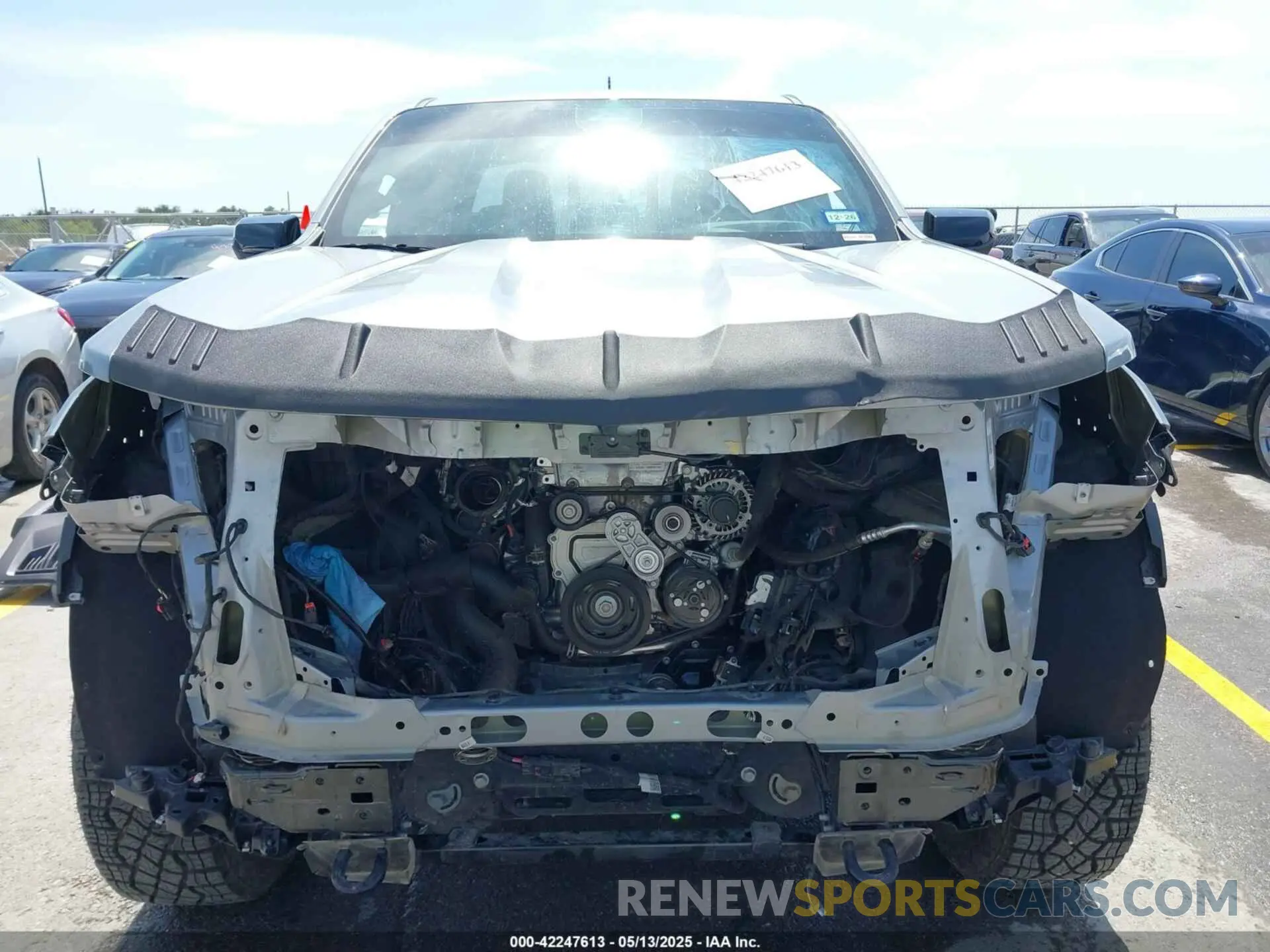 13 fotografías del automóvil dañado 1GCPTEEK1R1315989 CHEVROLET COLORADO 2024