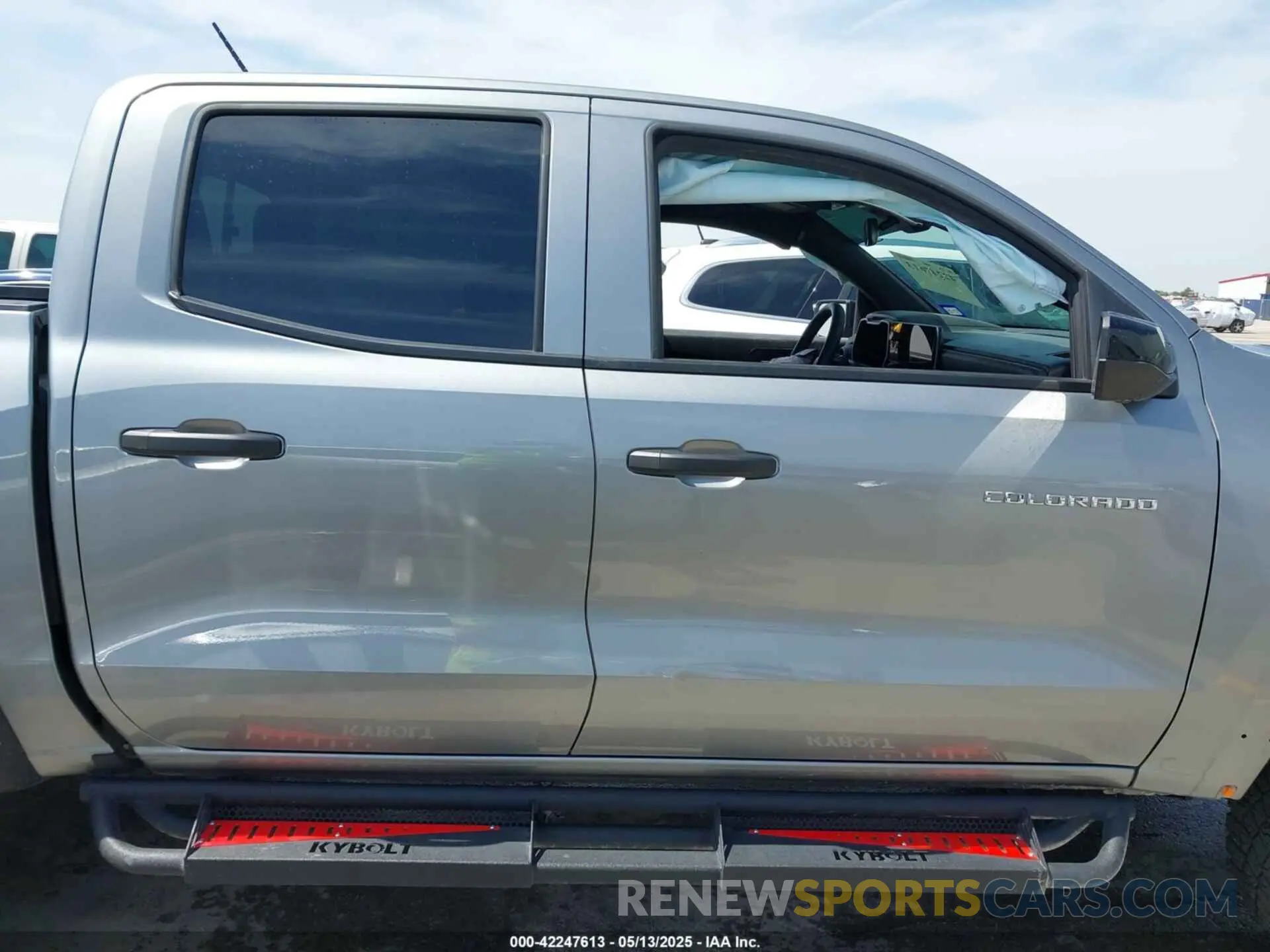 14 fotografías del automóvil dañado 1GCPTEEK1R1315989 CHEVROLET COLORADO 2024