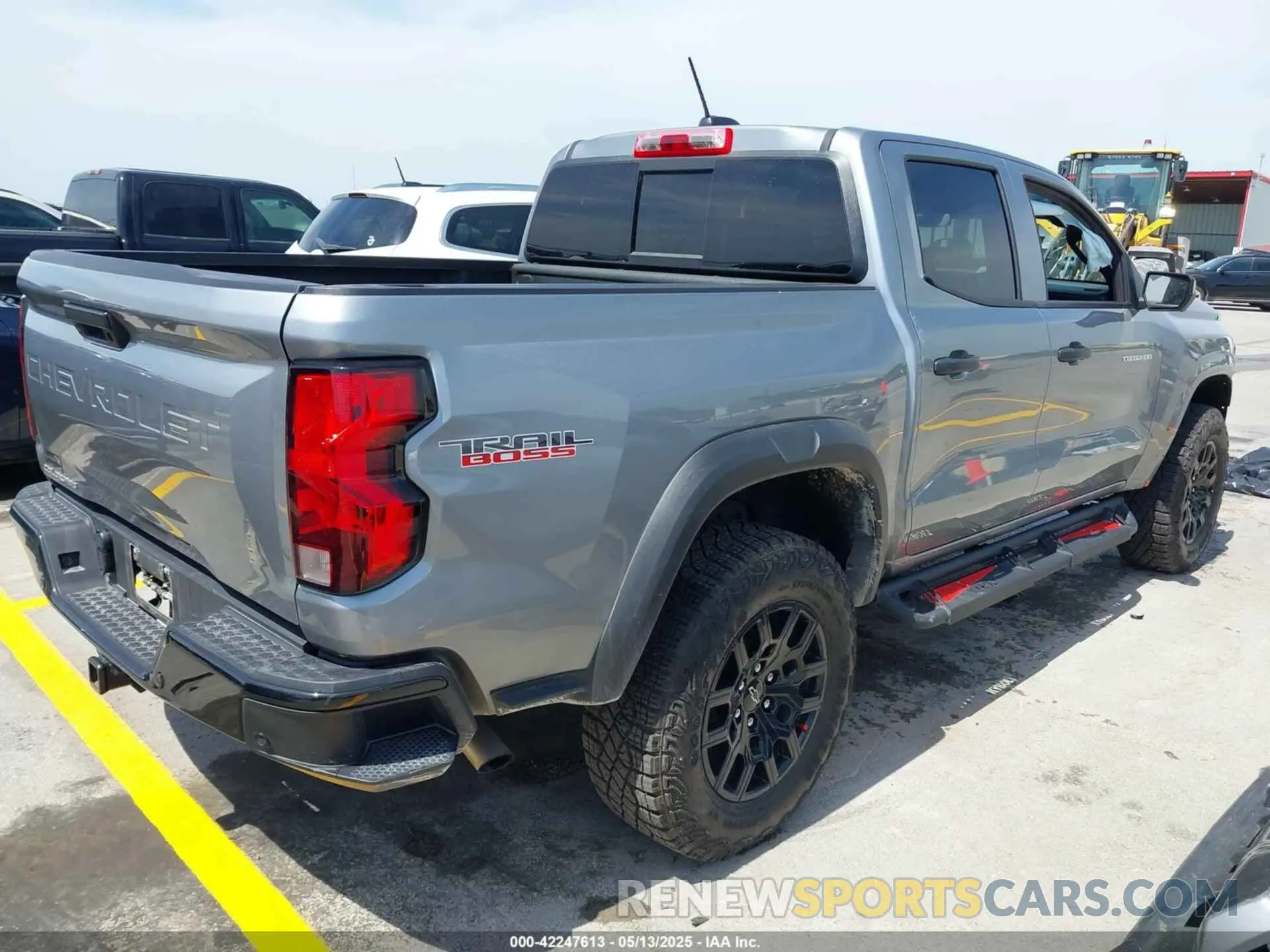 4 fotografías del automóvil dañado 1GCPTEEK1R1315989 CHEVROLET COLORADO 2024