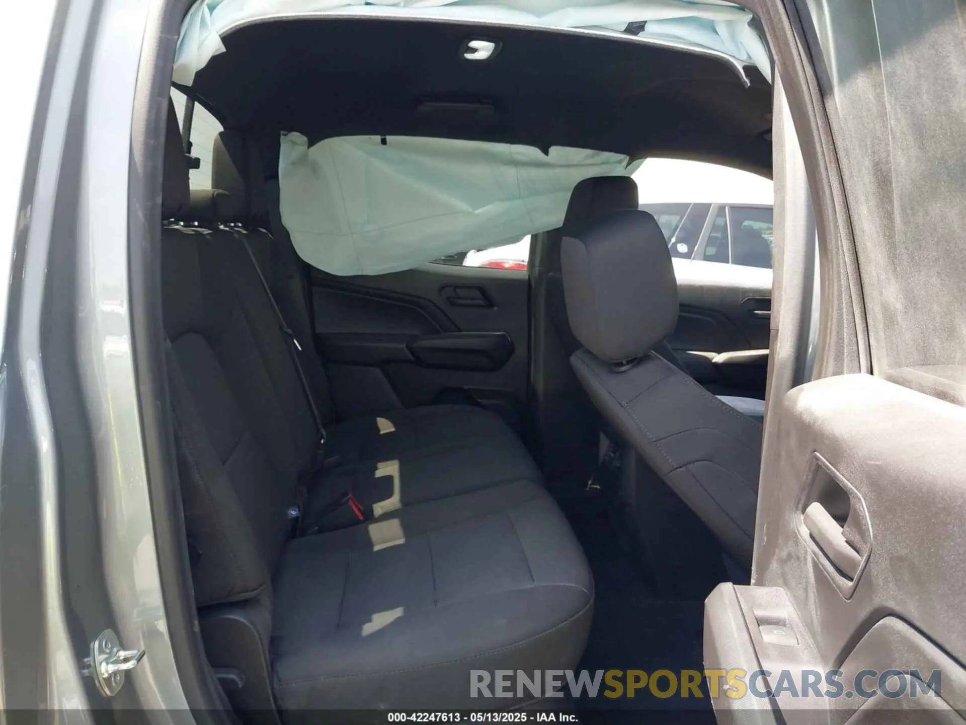 8 fotografías del automóvil dañado 1GCPTEEK1R1315989 CHEVROLET COLORADO 2024