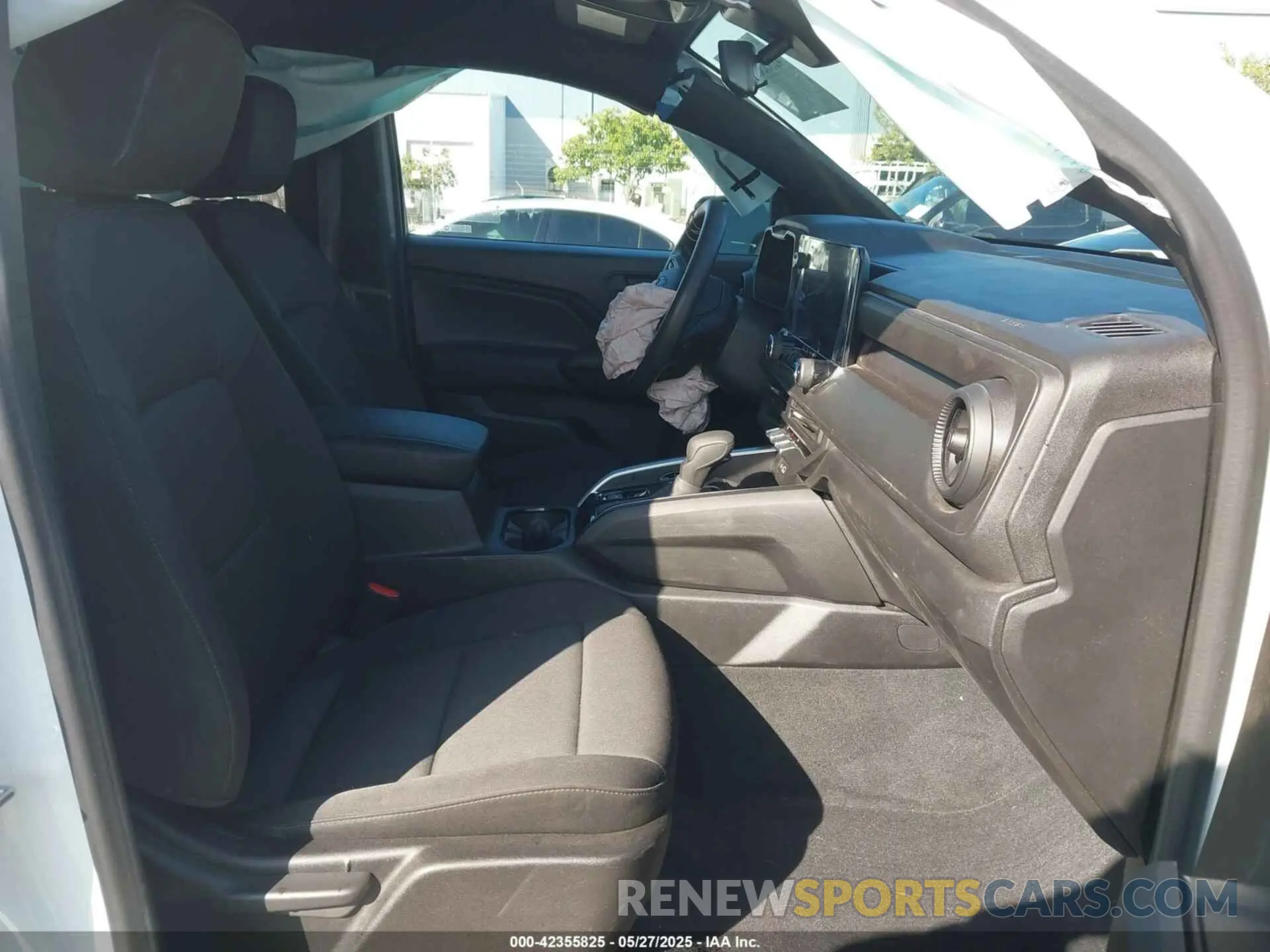 5 fotografías del automóvil dañado 1GCPTEEK5R1117187 CHEVROLET COLORADO 2024