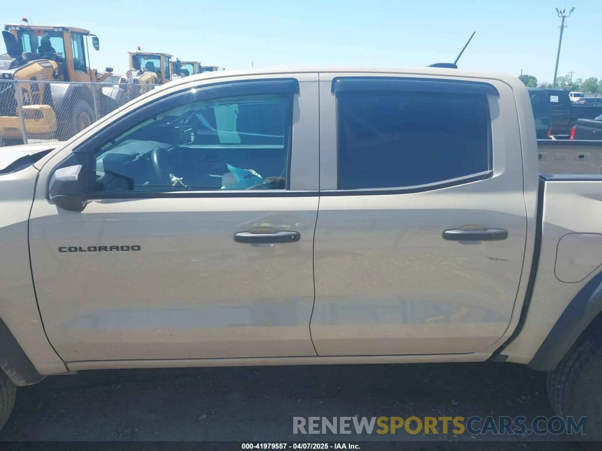 15 fotografías del automóvil dañado 1GCPTEEK6R1127131 CHEVROLET COLORADO 2024