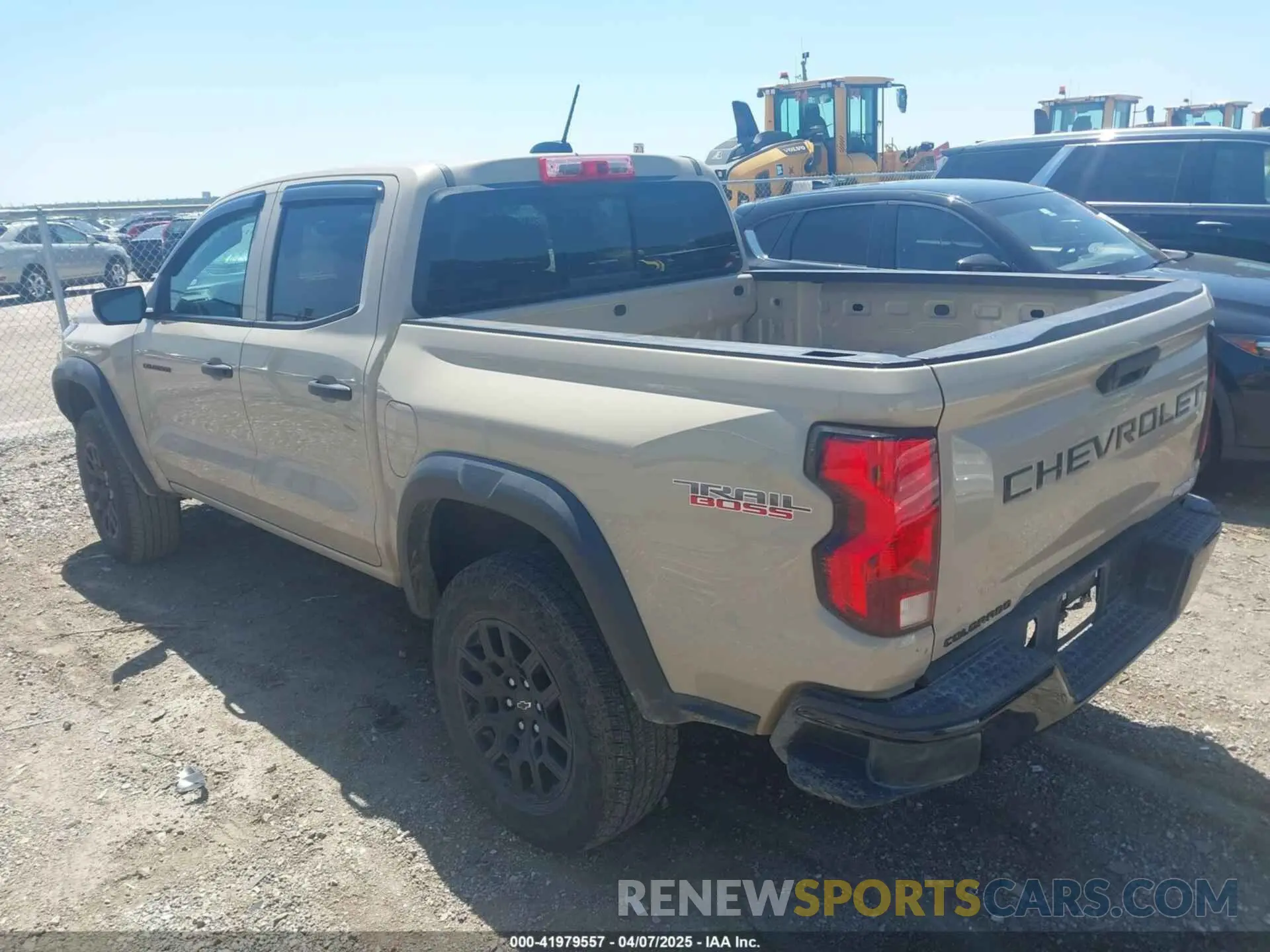3 fotografías del automóvil dañado 1GCPTEEK6R1127131 CHEVROLET COLORADO 2024