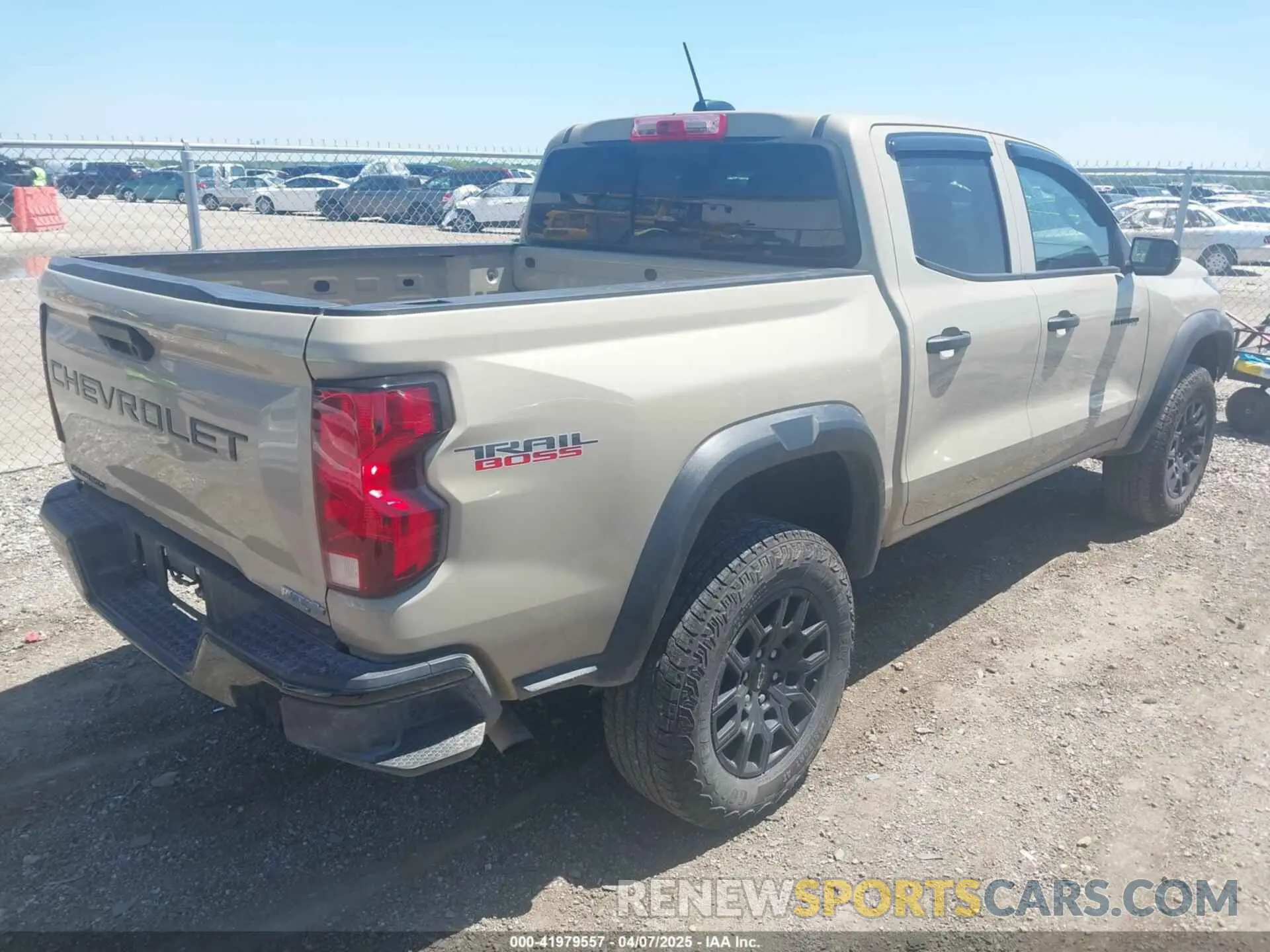 4 fotografías del automóvil dañado 1GCPTEEK6R1127131 CHEVROLET COLORADO 2024