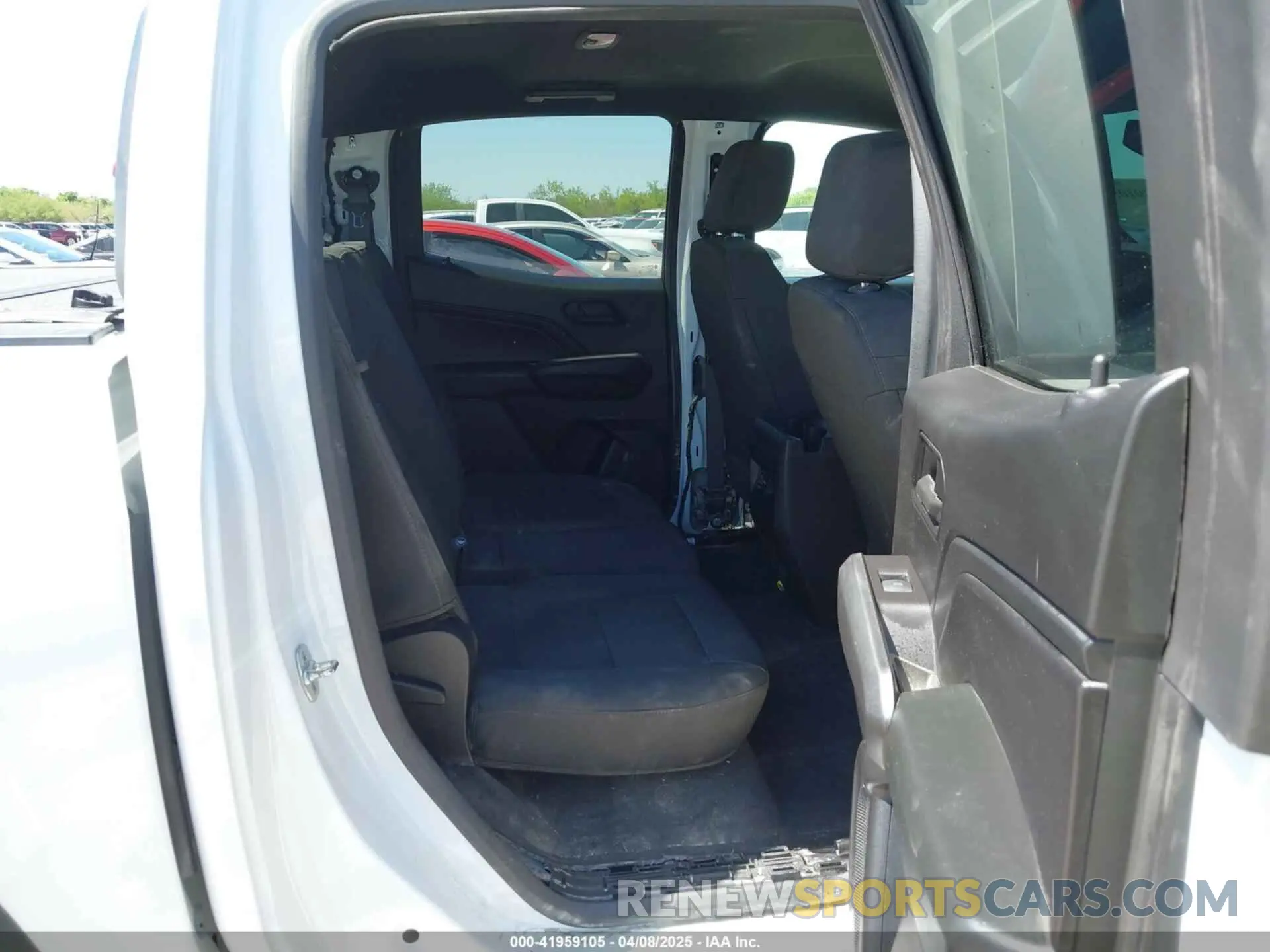 8 fotografías del automóvil dañado 1GCPTEEK9R1161760 CHEVROLET COLORADO 2024