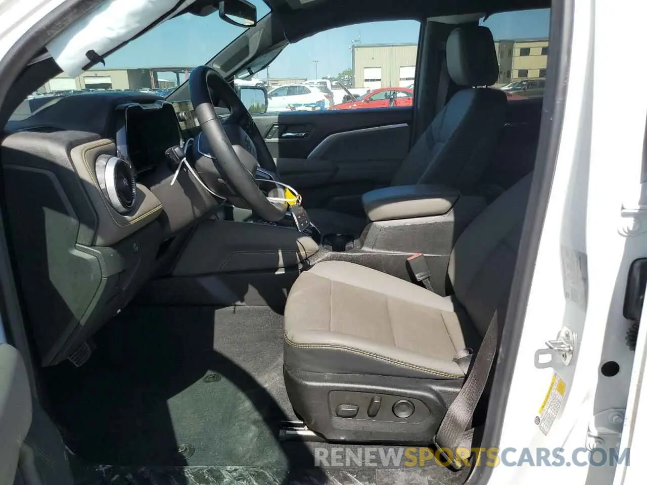 7 fotografías del automóvil dañado 1GCPTFEK8R1194142 CHEVROLET COLORADO 2024