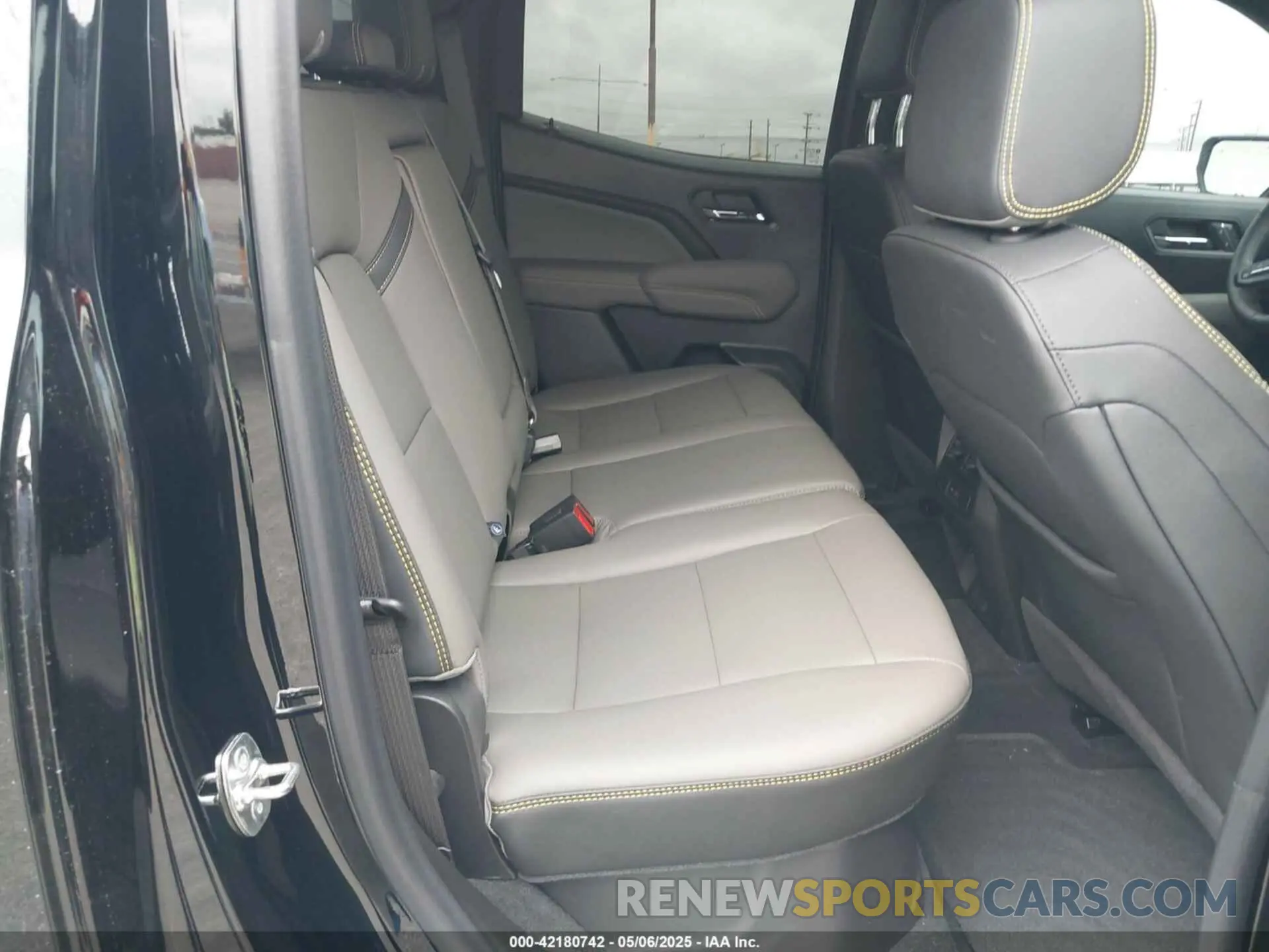 8 fotografías del automóvil dañado 1GCPTFEKXR1317228 CHEVROLET COLORADO 2024