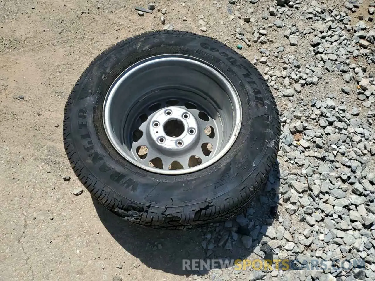12 fotografías del automóvil dañado 1GCPSBEK0S1139881 CHEVROLET COLORADO 2025