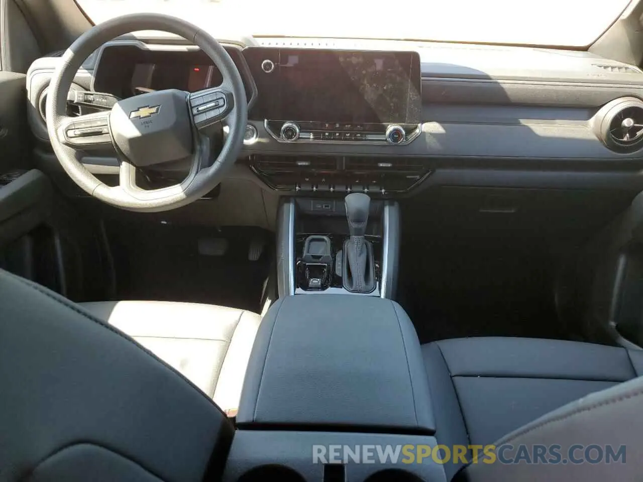 8 fotografías del automóvil dañado 1GCPSBEK0S1139881 CHEVROLET COLORADO 2025