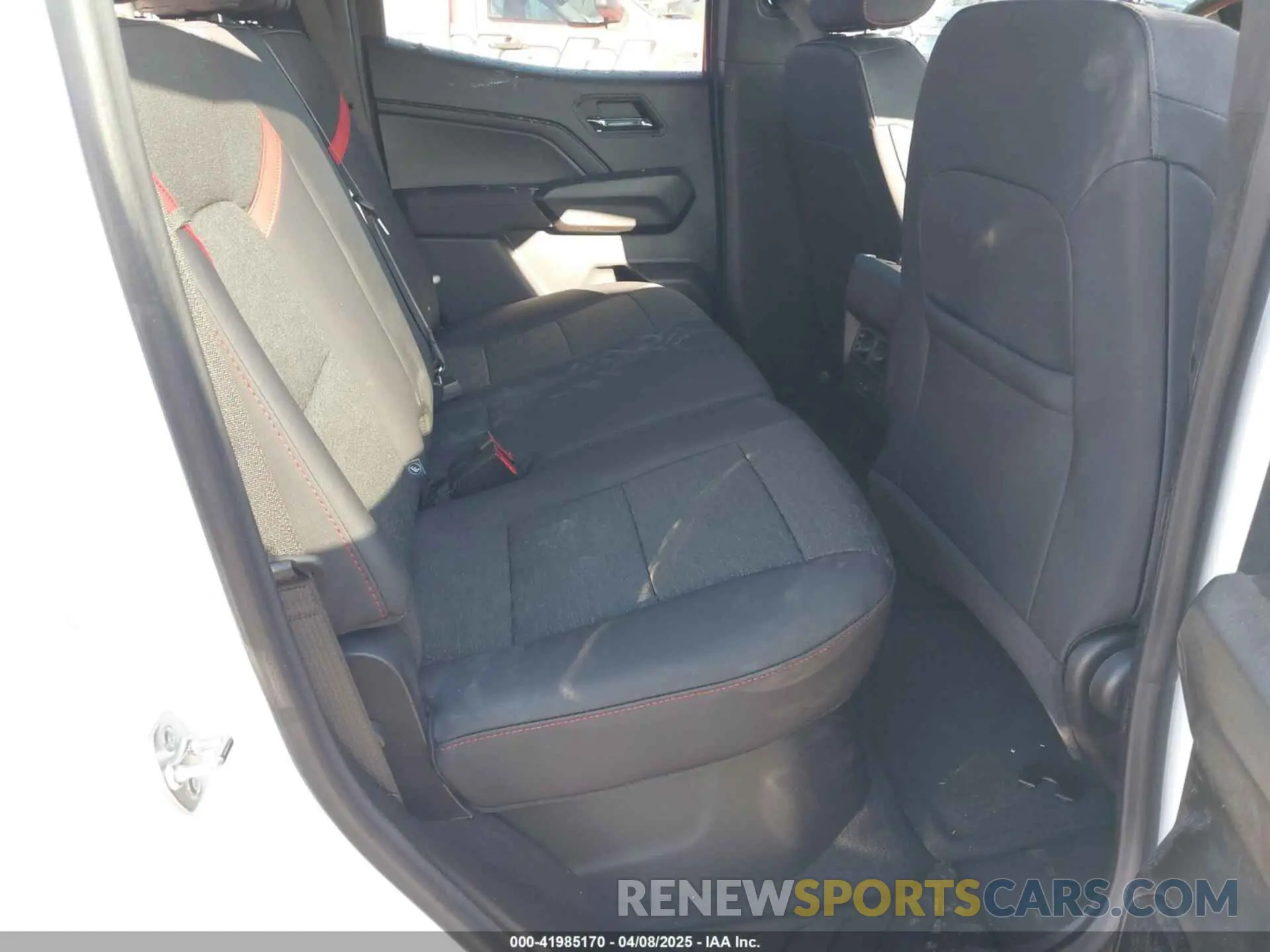 8 fotografías del automóvil dañado 1GCPTDEK1S1170887 CHEVROLET COLORADO 2025